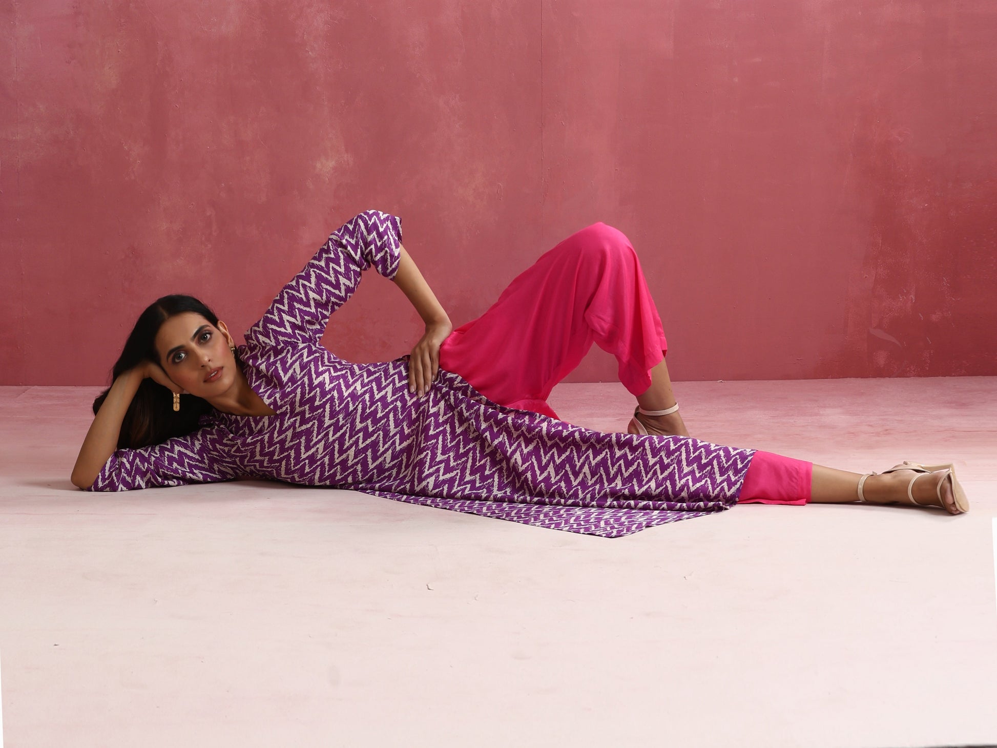 trueBrowns Purple Muslin Silk Printed Kurta Set | Swadesiicart