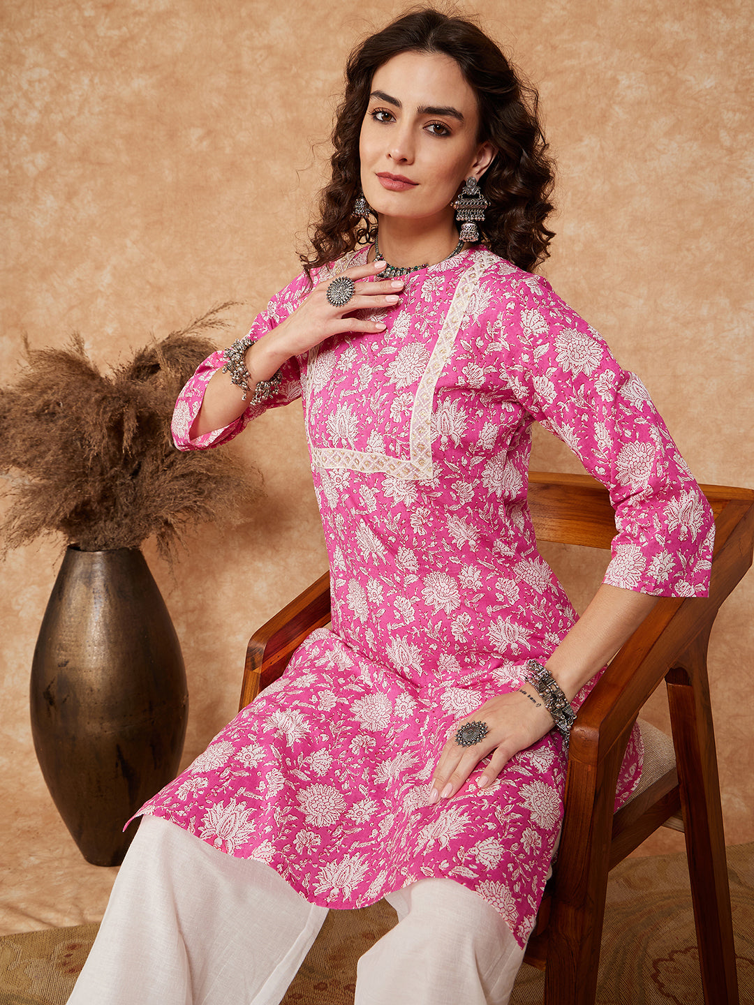 InWeave Women's Pink White Floral Square Lace Work Straight Kurta - Swadesiicart