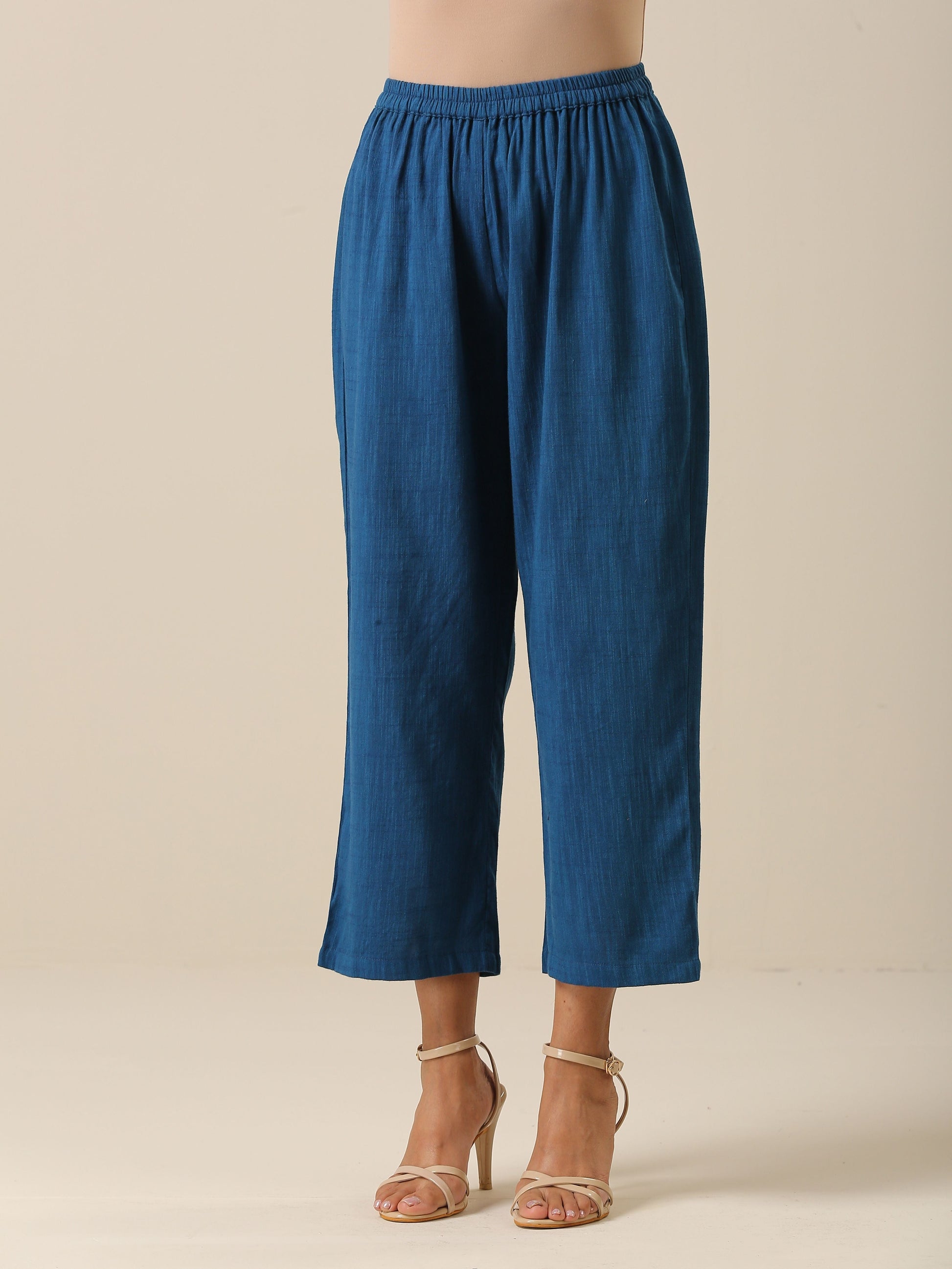 trueBrowns Classic Blue Slub Texture Sleeveless Flared Kurta Pant Set | Swadesiicart