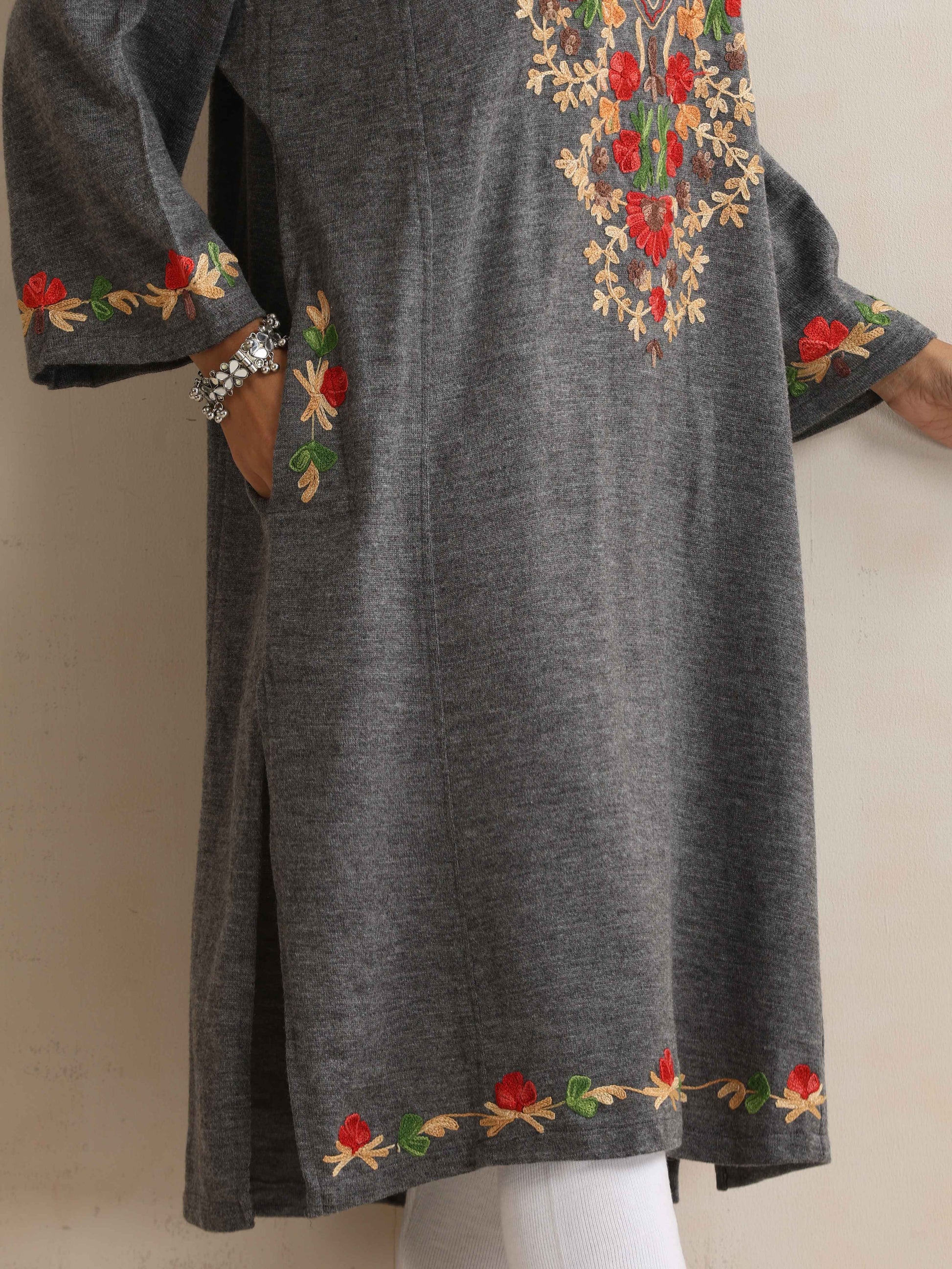 trueBrowns Grey Kashmiri Embroidered Woollen Phiran Kurta | Swadesiicart