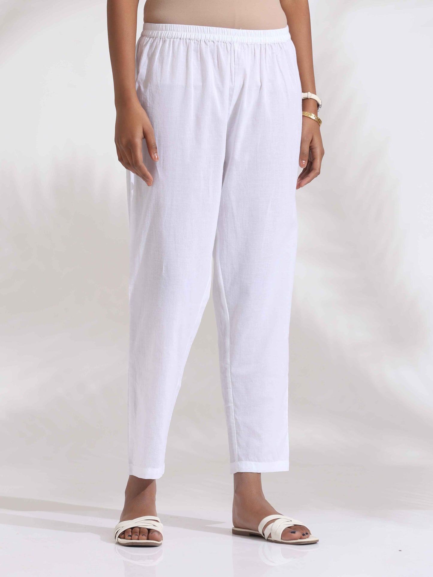 trueBrowns White Cotton Schiffli Shirt Kurta Set | Swadesiicart