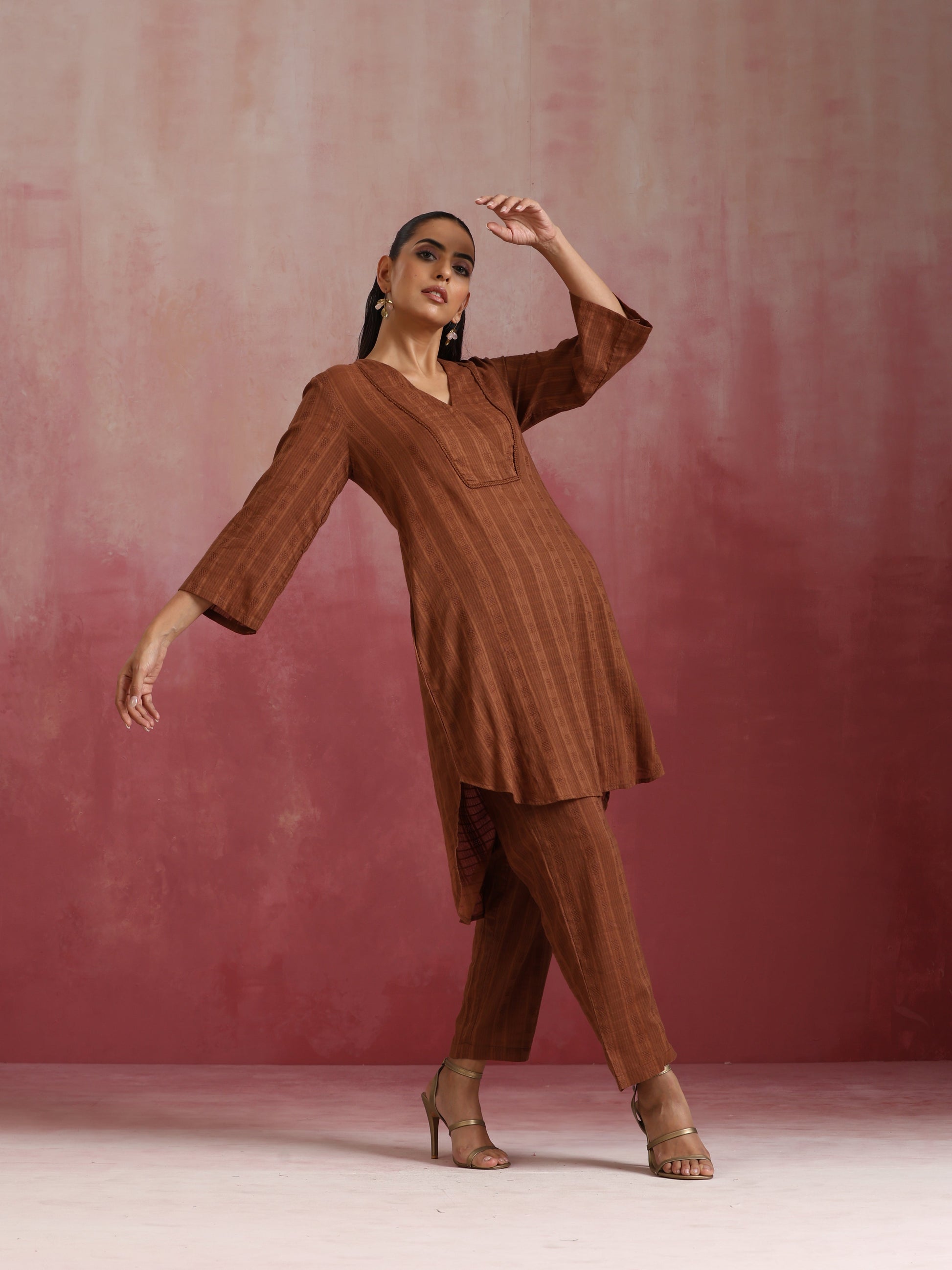 trueBrowns Brown Cotton Dobby Kurta Co-ord set - Swadesiicart