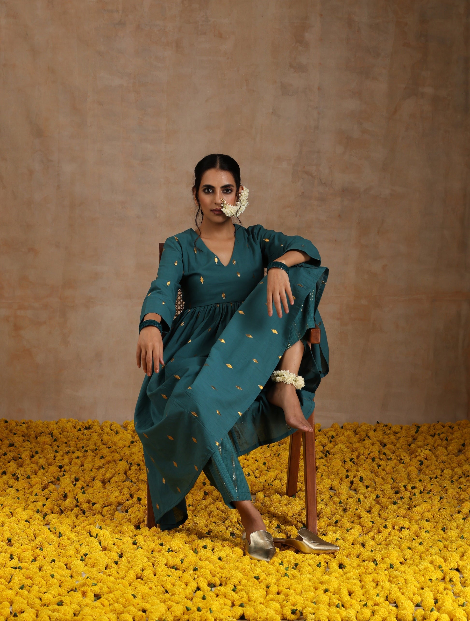trueBrowns Deep Sea Gold Cotton Kalidar Kurta Set | Swadesiicart