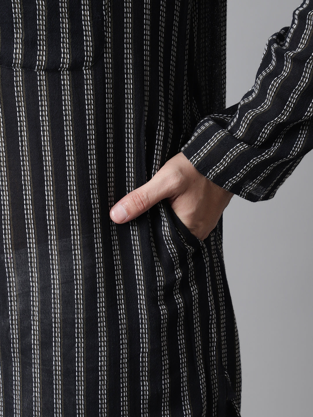 Even Apparels Black Pure Cotton Kurta With Band Collar | Swadesiicart
