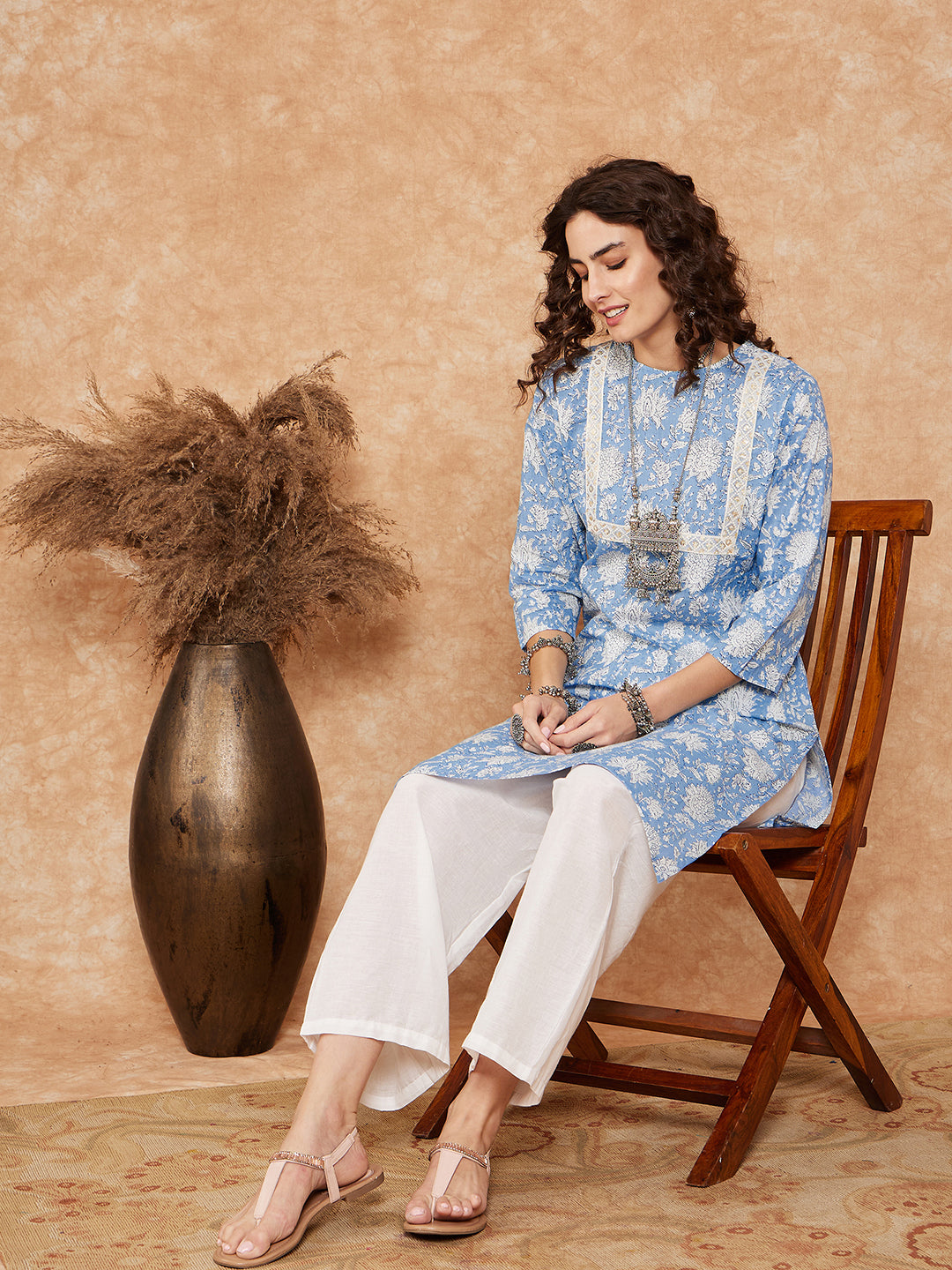 InWeave Women's Blue White Floral Square Lace Work Straight Kurta - Swadesiicart