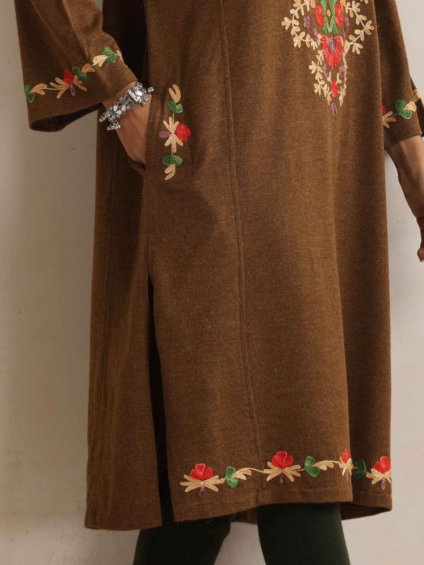 trueBrowns Brown Kashmiri Embroidered Woollen Phiran Kurta | Swadesiicart