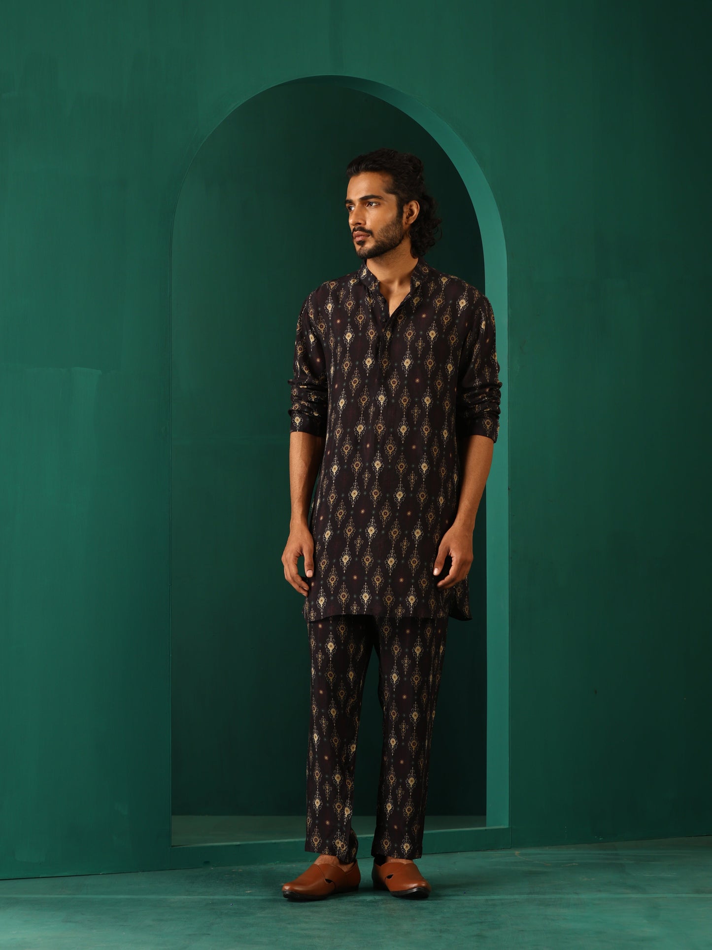 trueBrowns Men's Black Tonal Ikat Muslin Silk Printed Co-ord Set - Swadesiicart