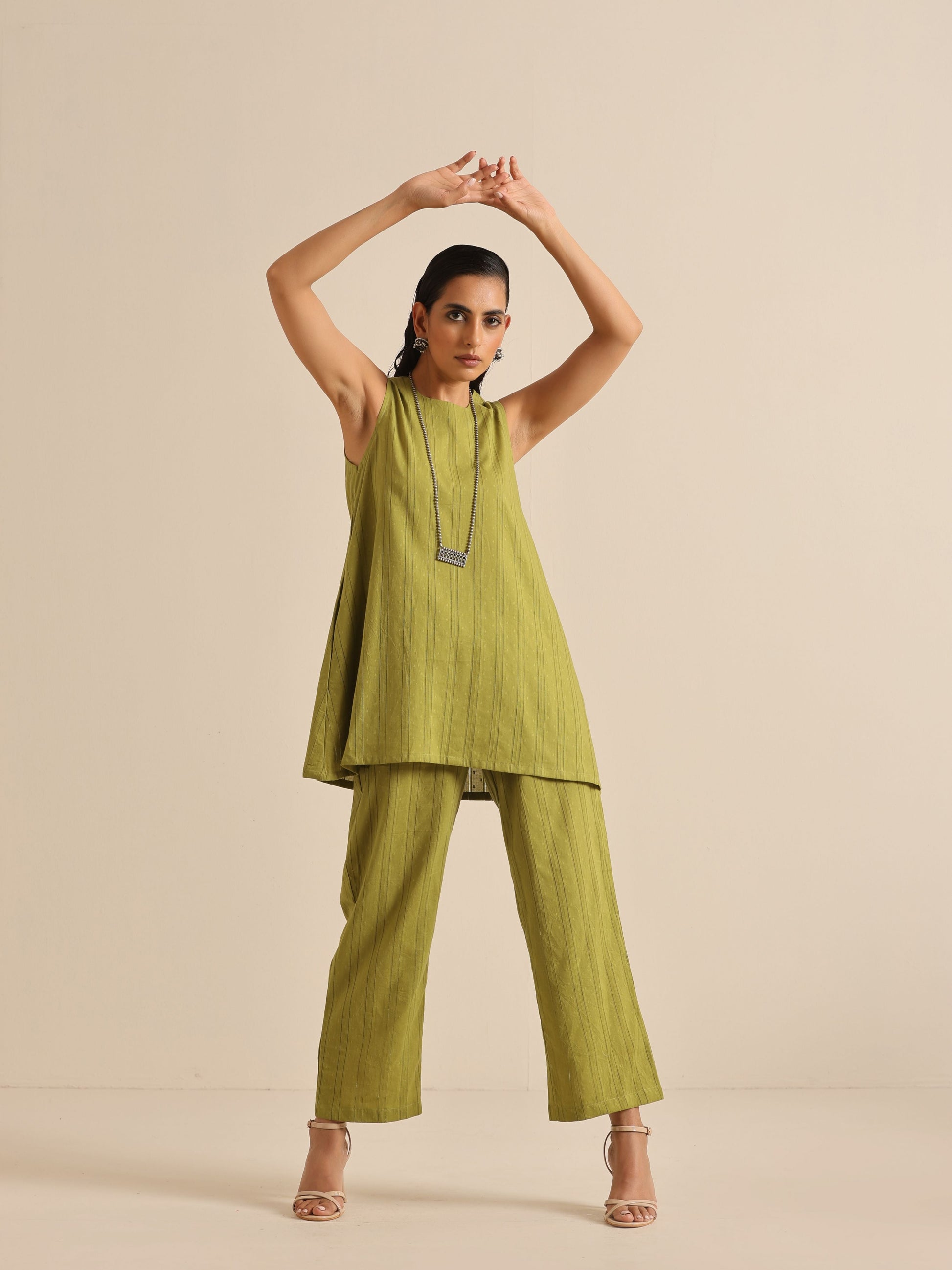 trueBrowns Green Dobby Sleeveless Co-Ord Set - Swadesiicart