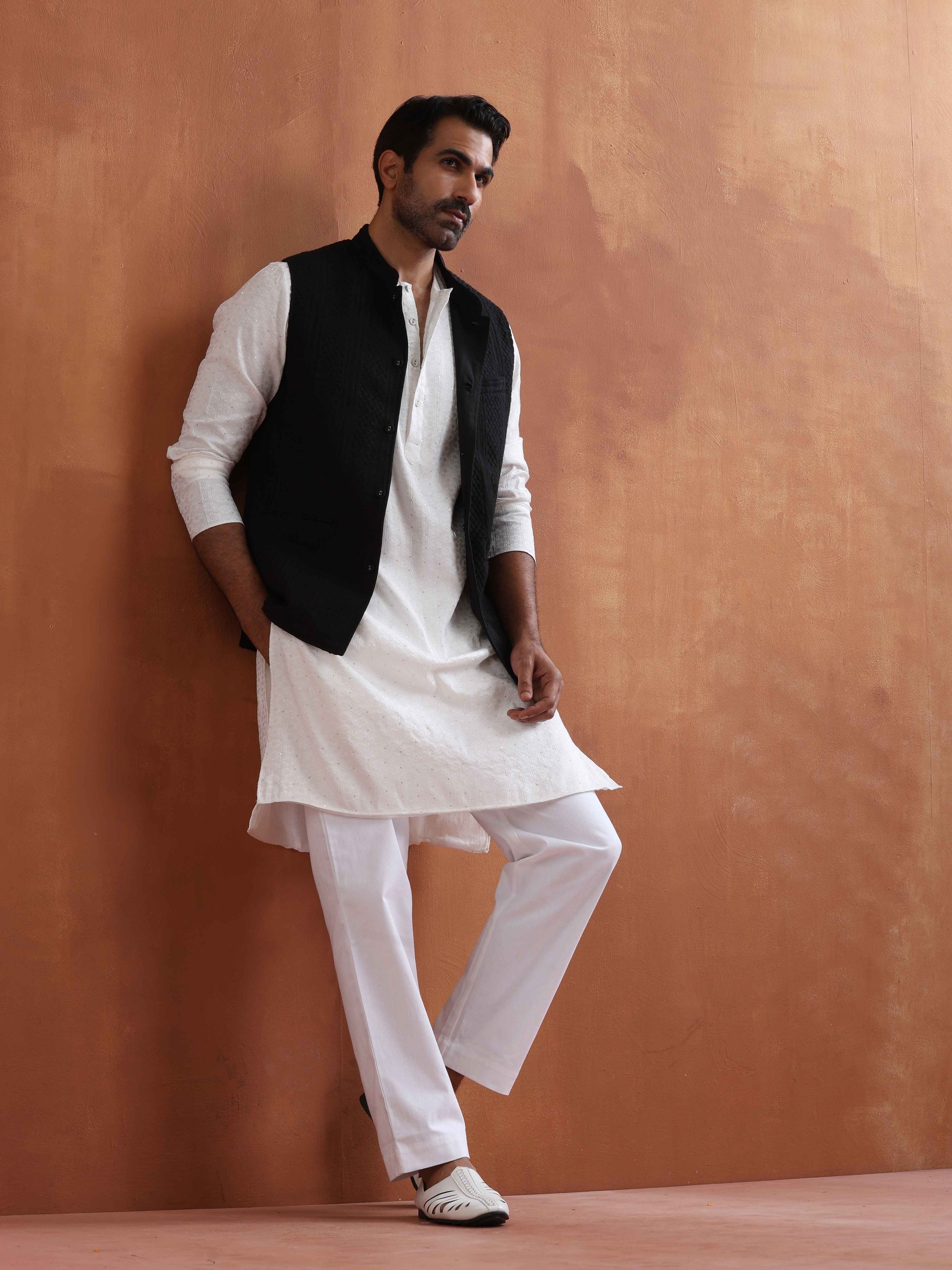 trueBrowns Men's Ivory Sequin Chanderi Kurta | Swadesiicart
