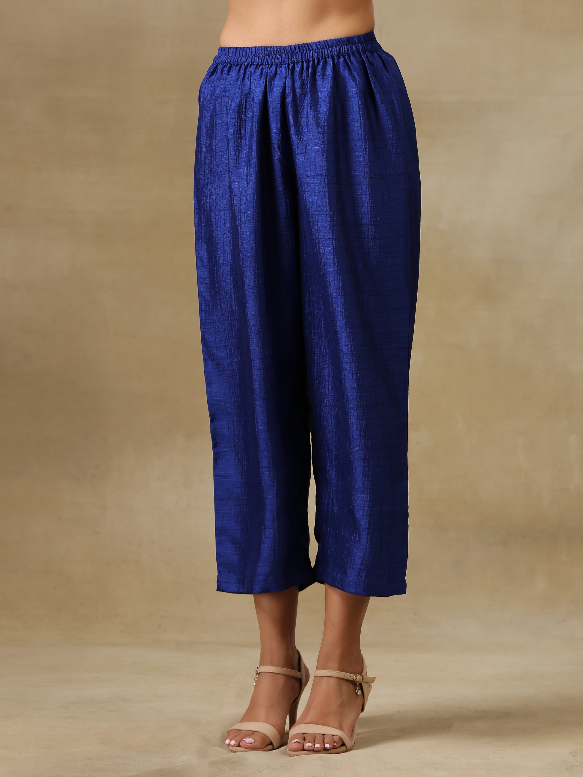 trueBrowns Blue Textured Silk Puff Sleeve Kurta Pant Set | Swadesiicart