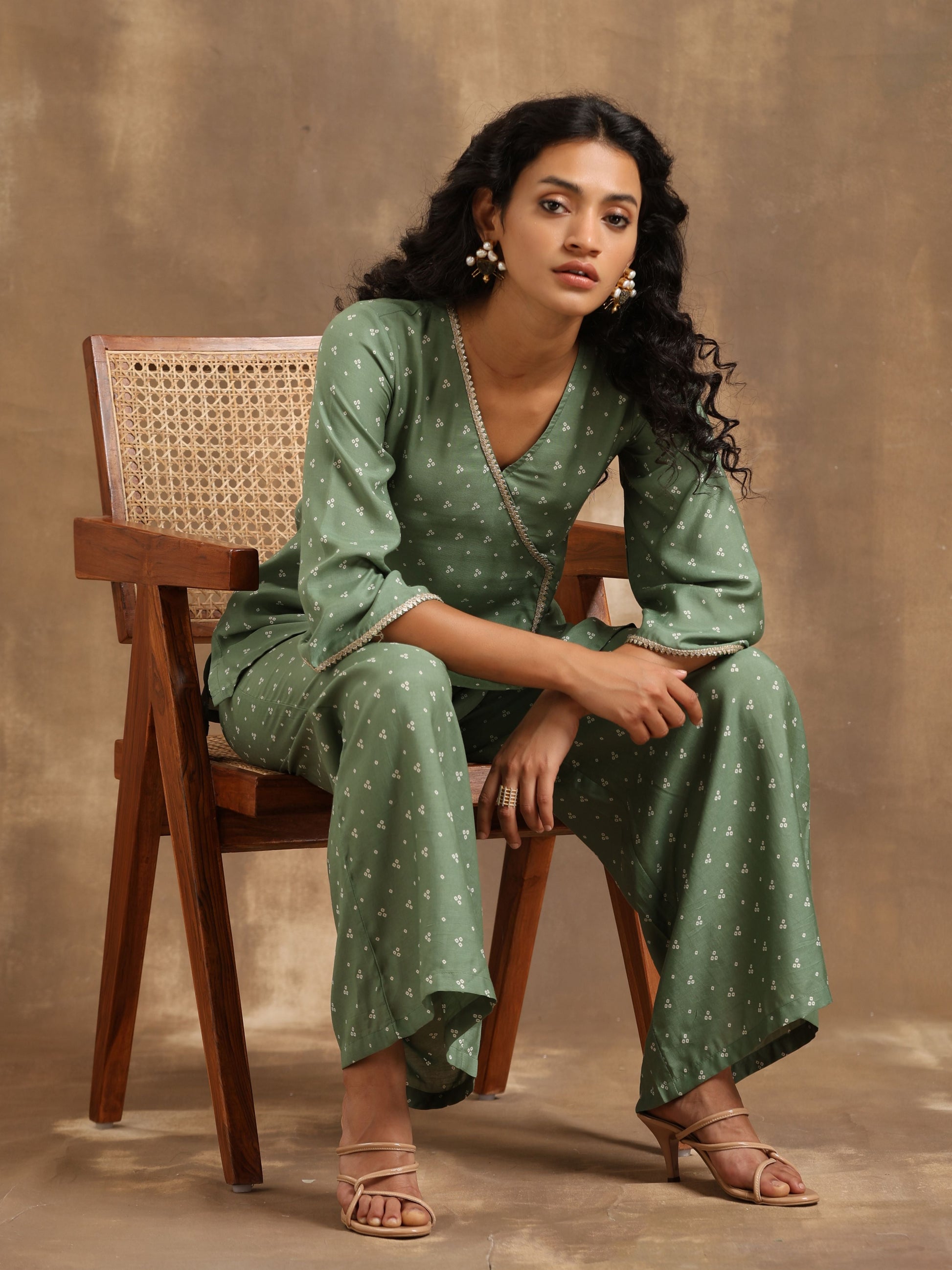 trueBrowns Light Green Bandhani Printed Silk Co-Ord Set - Swadesiicart