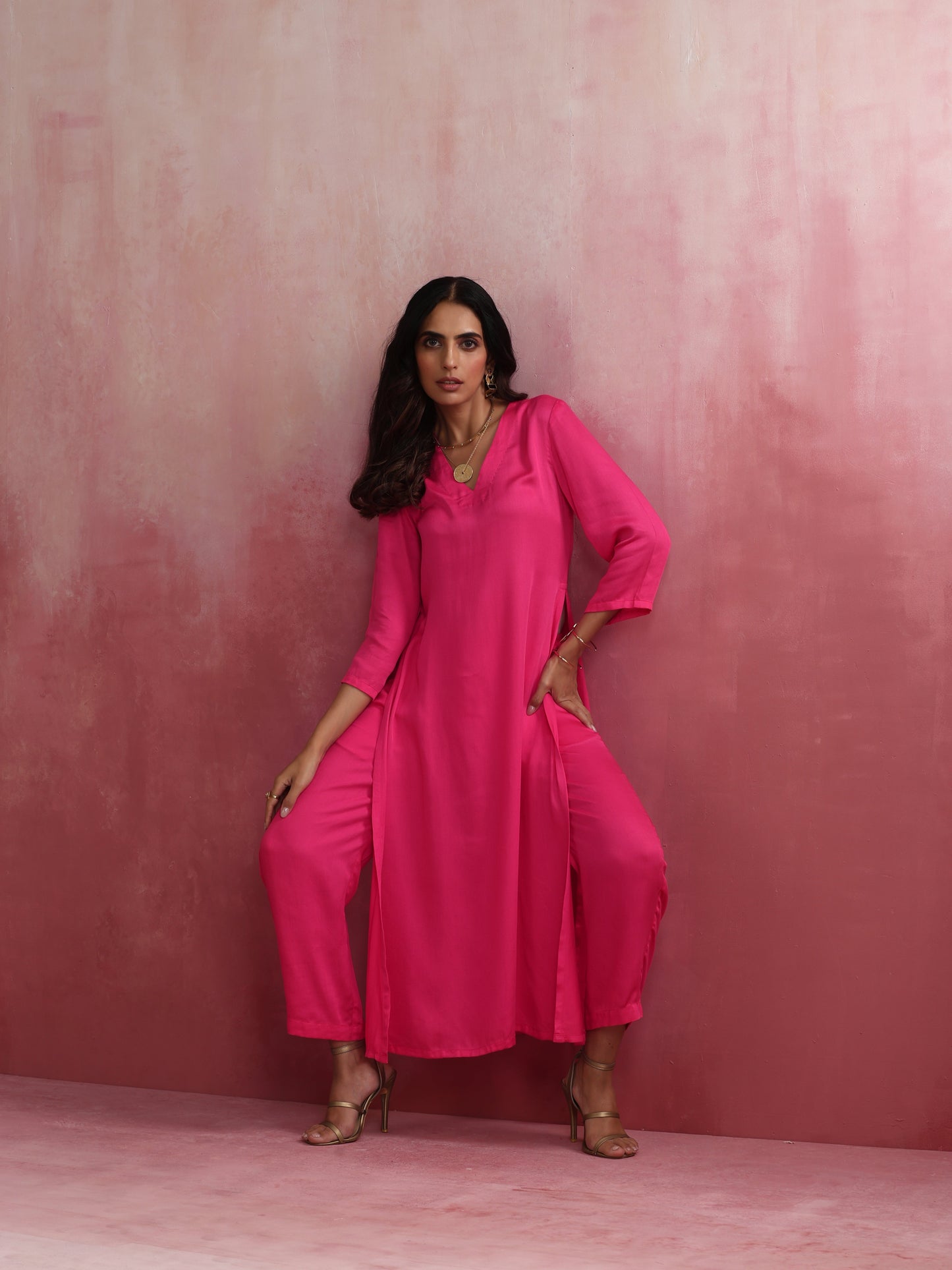 trueBrowns Pink Modal High Slit Kurta Set | Swadesiicart
