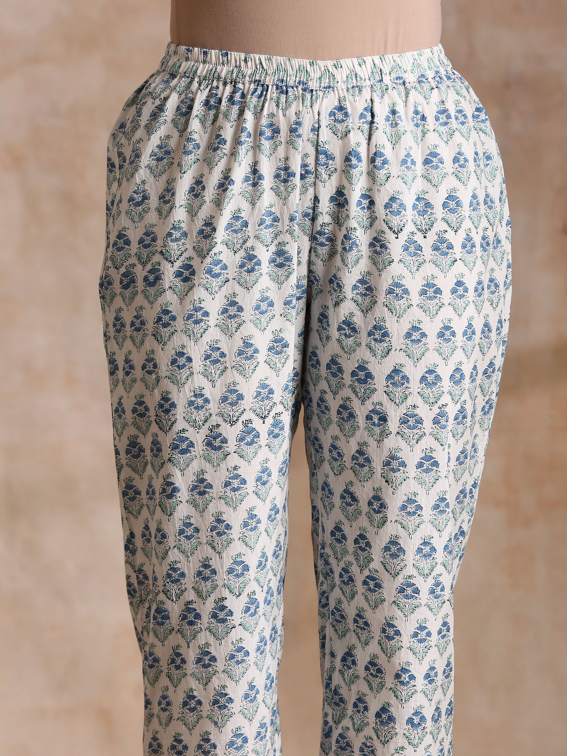 trueBrowns White With Blue Green Buta Print Cotton Flared Kurta Pant Set | Swadesiicart