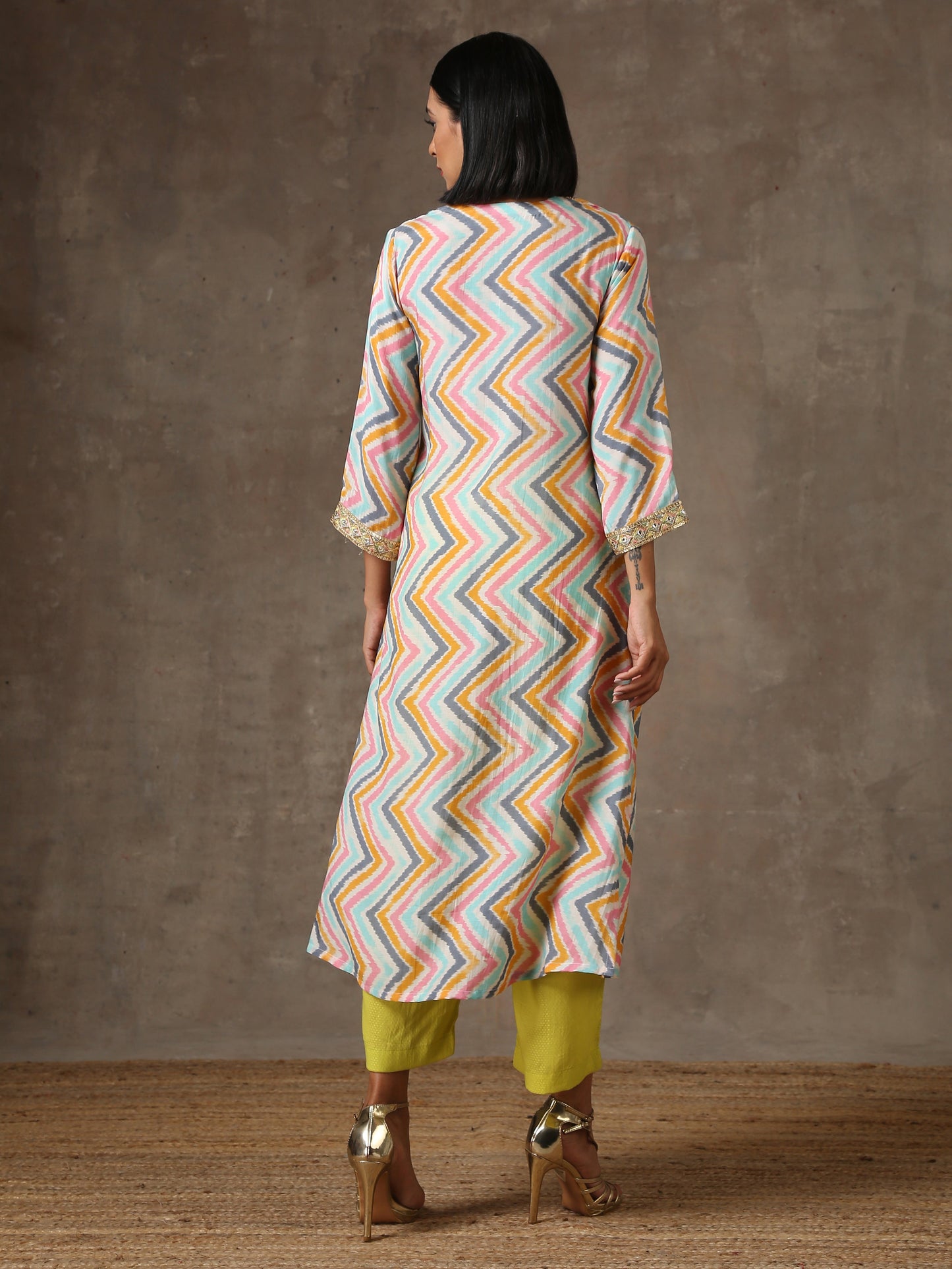 trueBrowns Multicolour Lehariya Printed Silk Kurta Pant Set | Swadesiicart