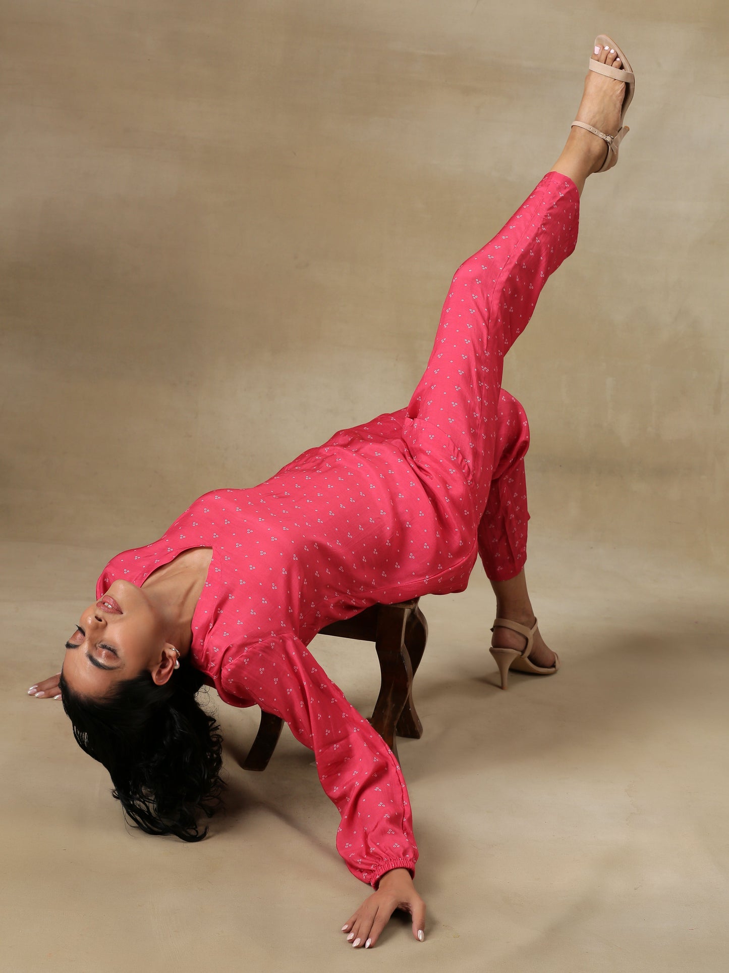 trueBrowns Pink Bandhani Printed Silk Gathered Sleeve Co-Ord Set - Swadesiicart