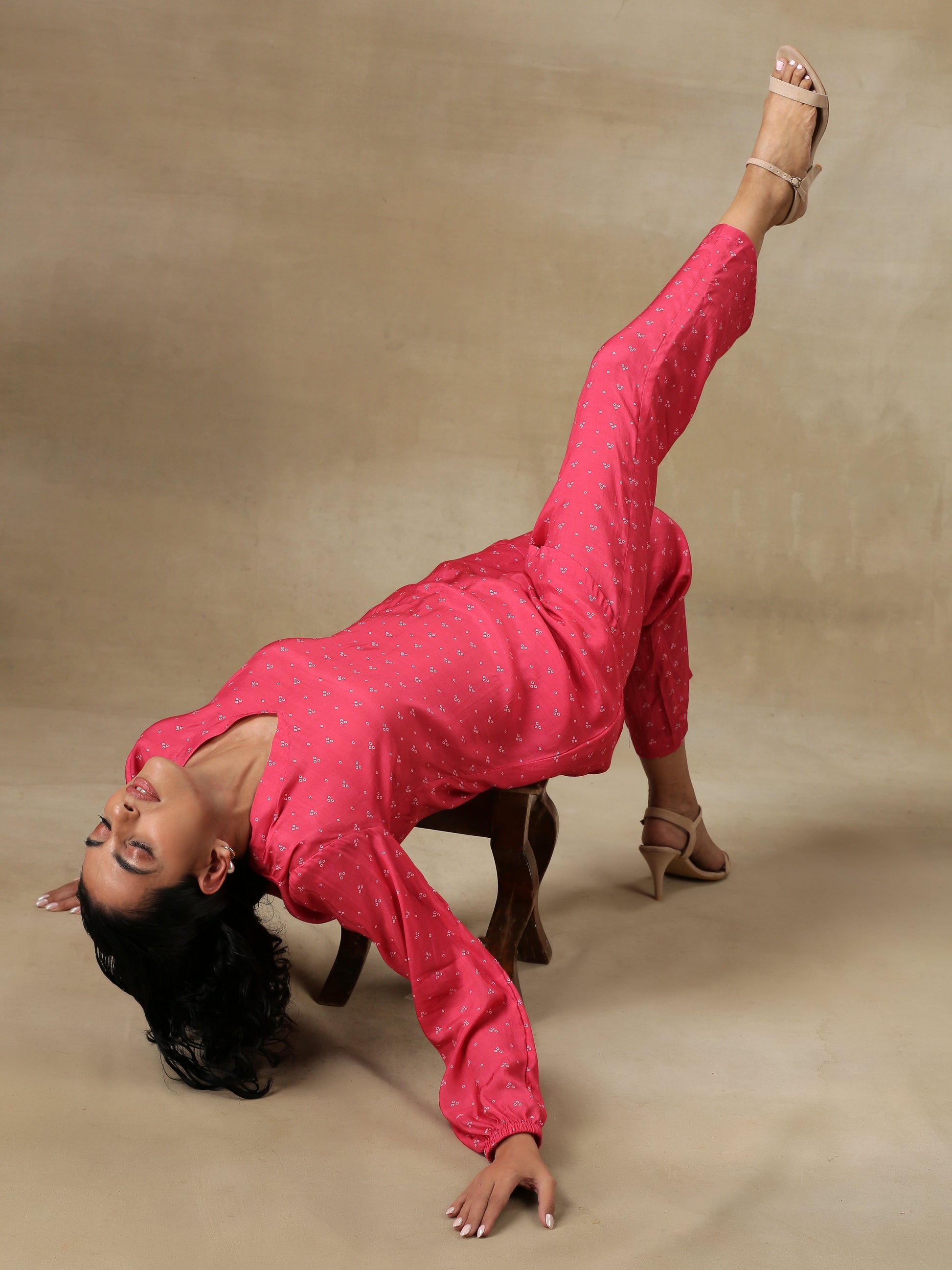 trueBrowns Pink Bandhani Printed Silk Gathered Sleeve Co-Ord Set - Swadesiicart