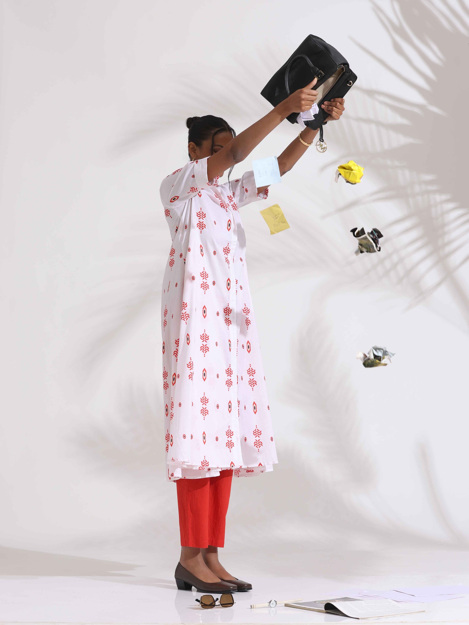trueBrowns White Cotton Print Flared Kurta Set | Swadesiicart