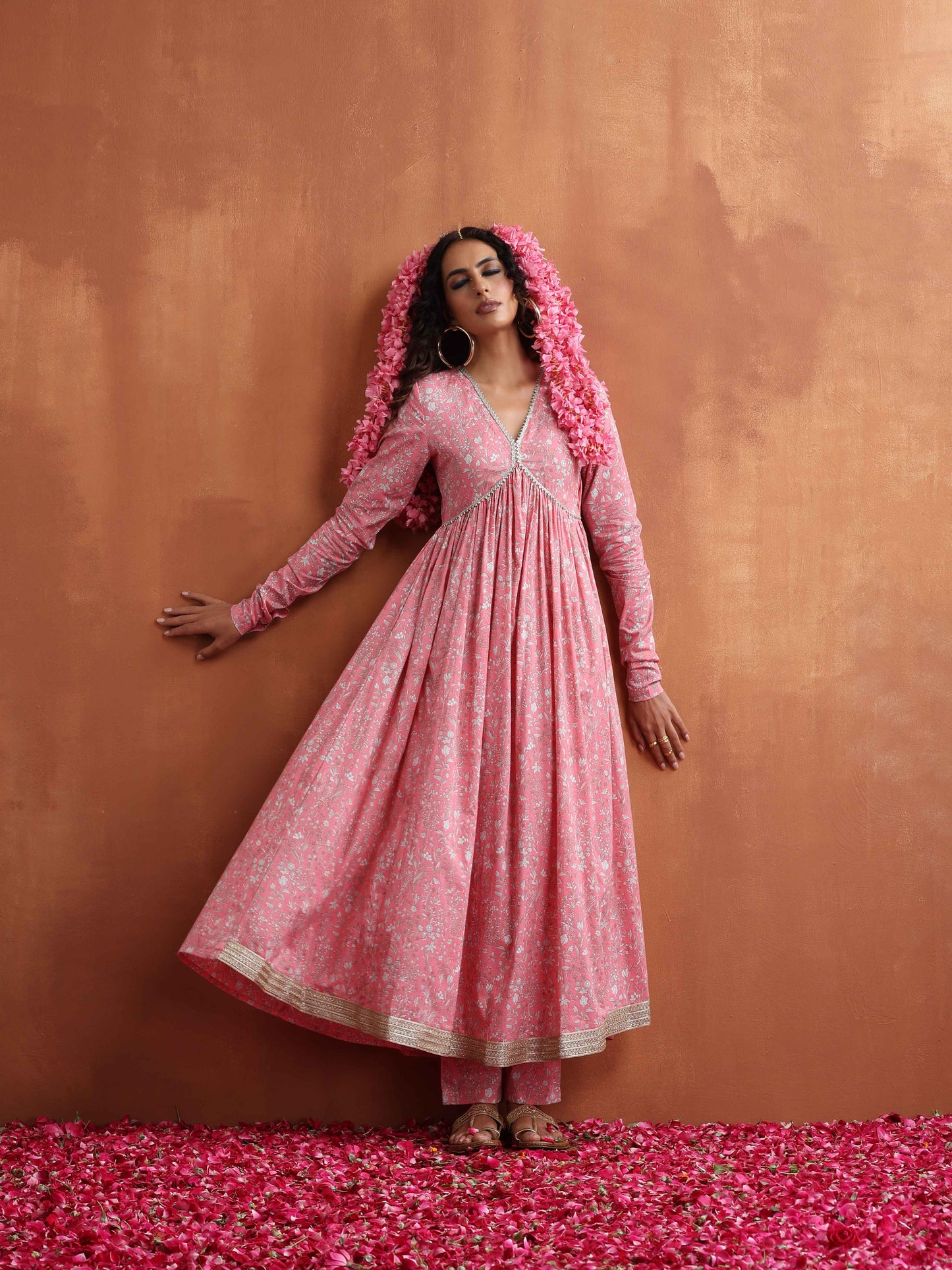 trueBrowns Pink Print Flared Anarkali Kurta Set | Swadesiicart