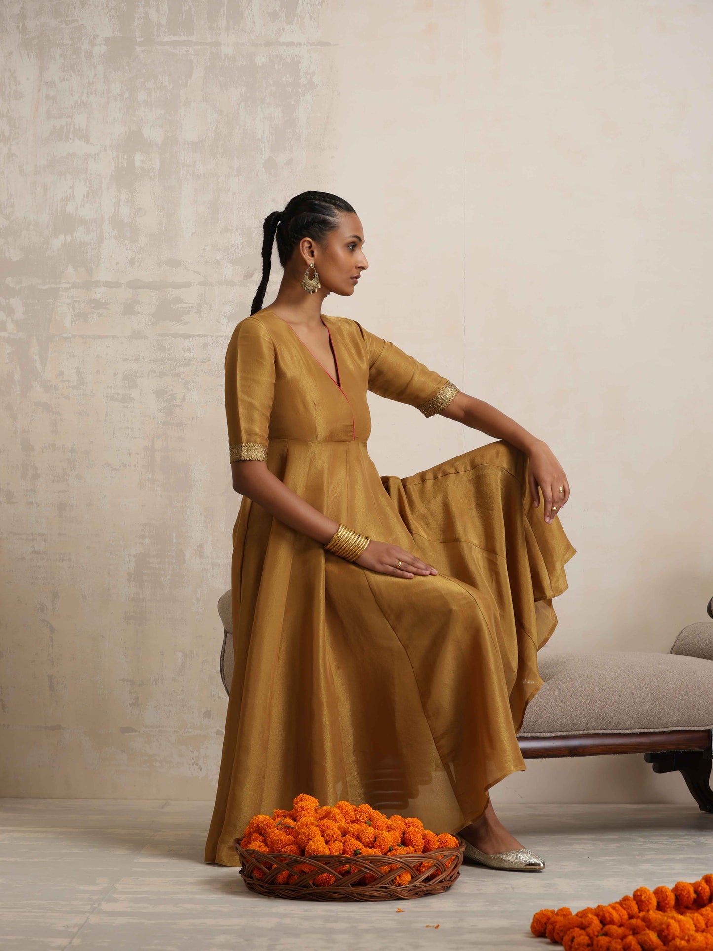trueBrowns Gold Tissue Flared Anarkali Kurta Set | Swadesiicart