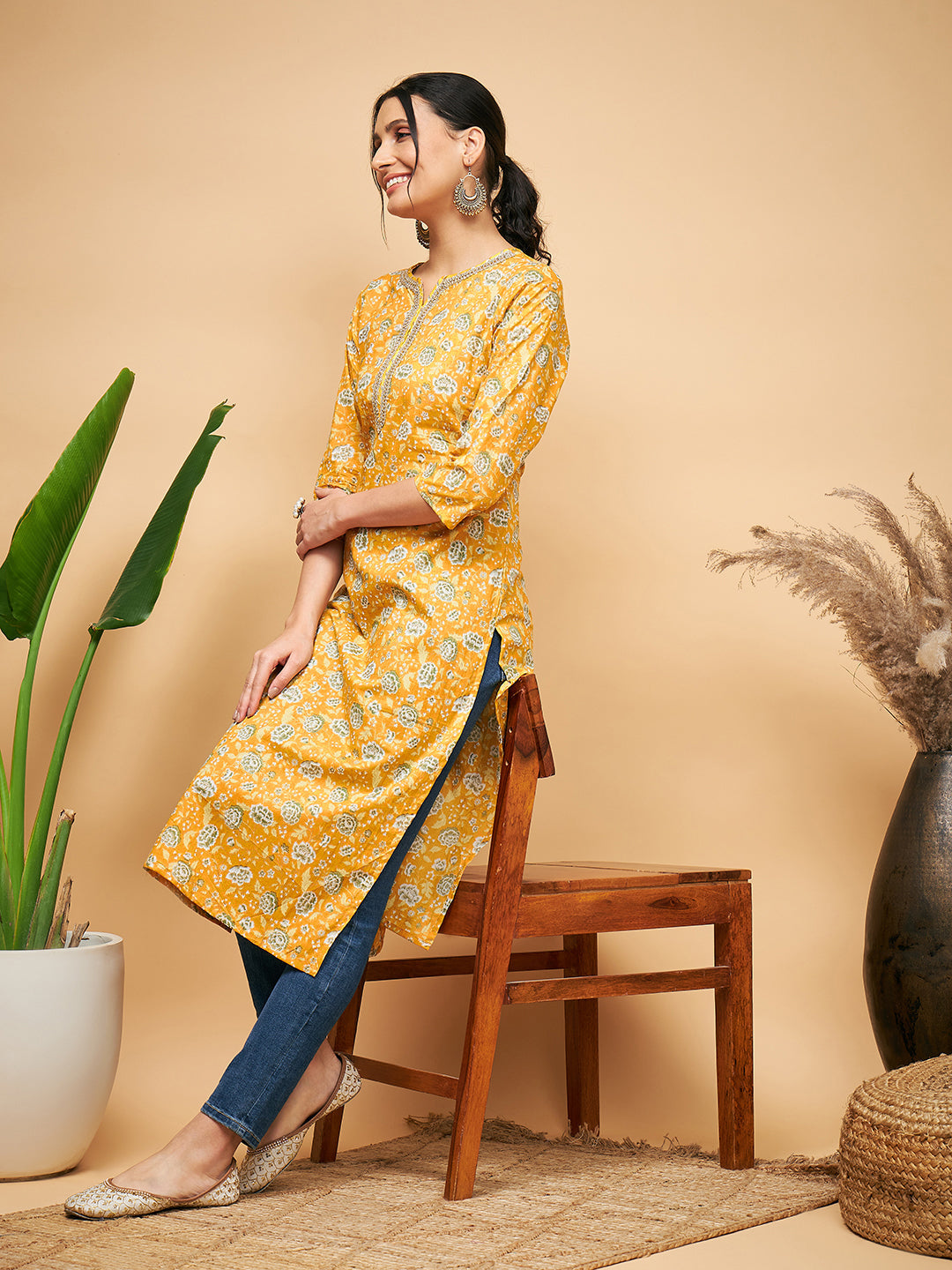 InWeave Women's Yellow Foil Print Gota Straight Kurta - Swadesiicart