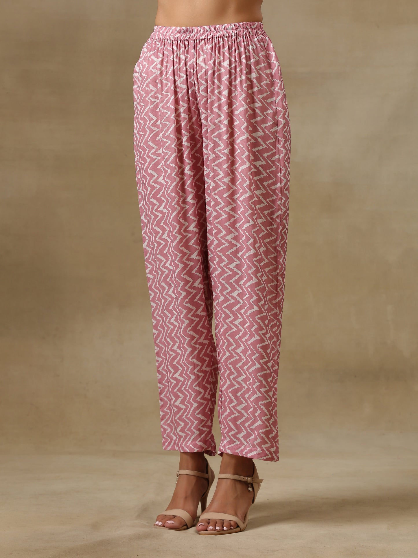 trueBrowns Light Mauve Bandhani Printed Silk Kaftan Kurta Pant Set | Swadesiicart