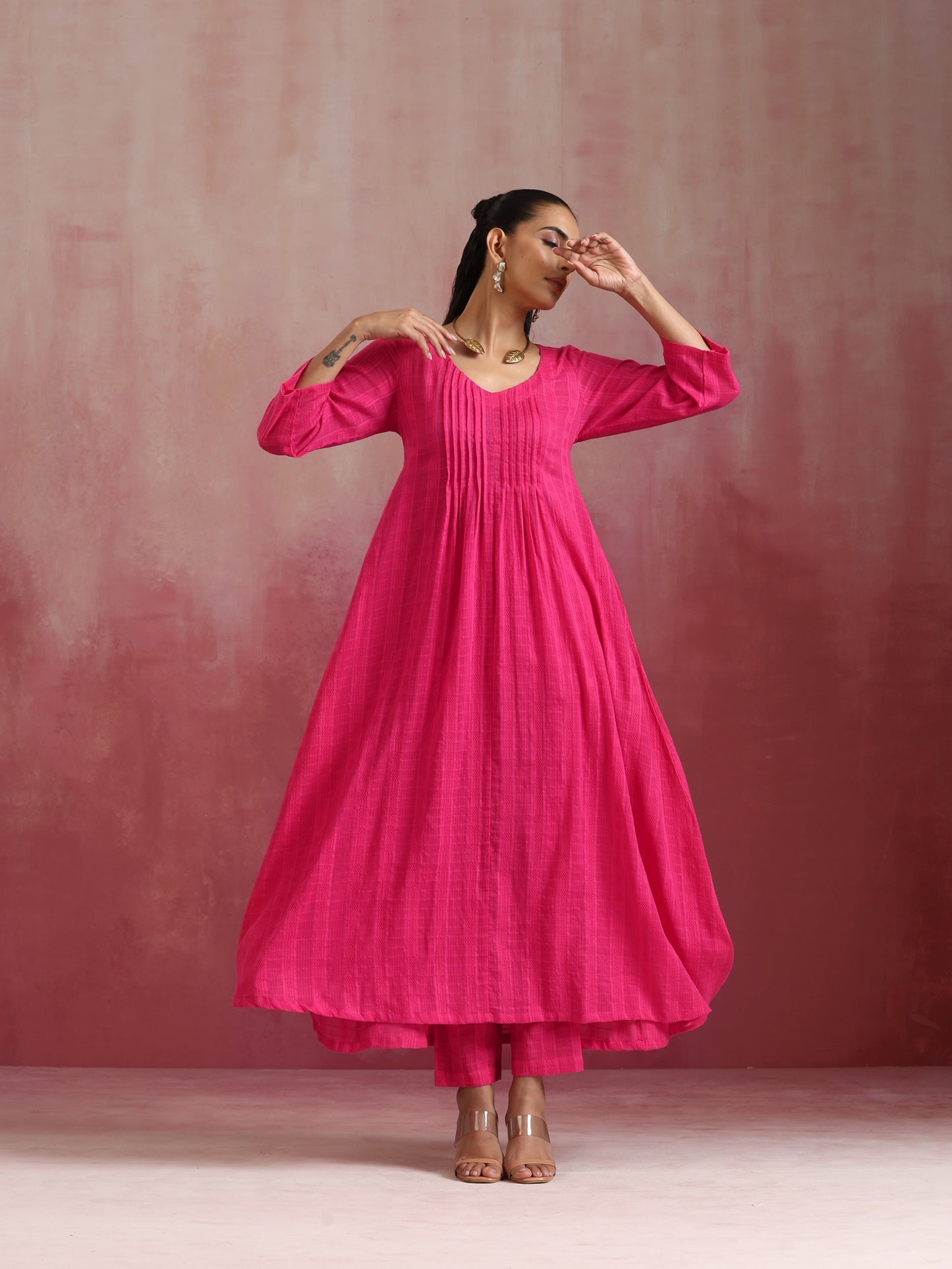 trueBrowns Pink Cotton Dobby Kurta Set | Swadesiicart
