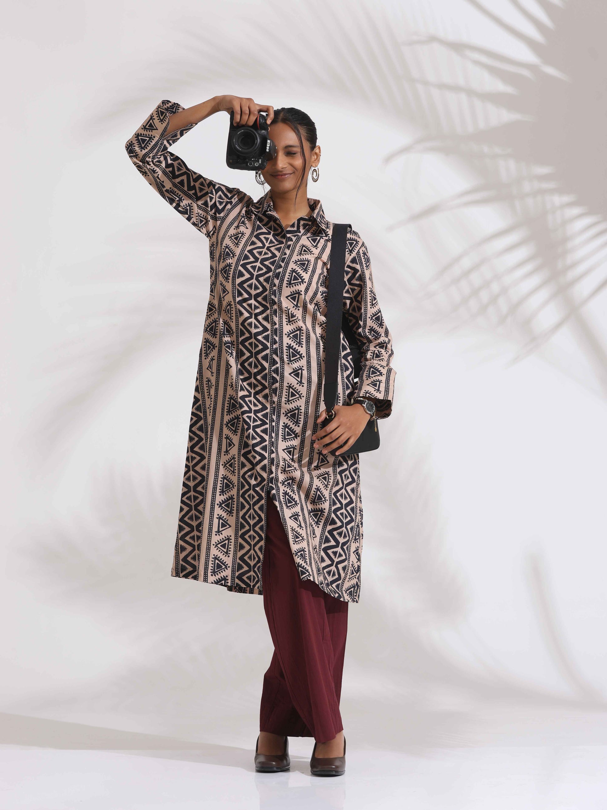 trueBrowns Beige Cotton Geometric Print Shirt Kurta Set | Swadesiicart