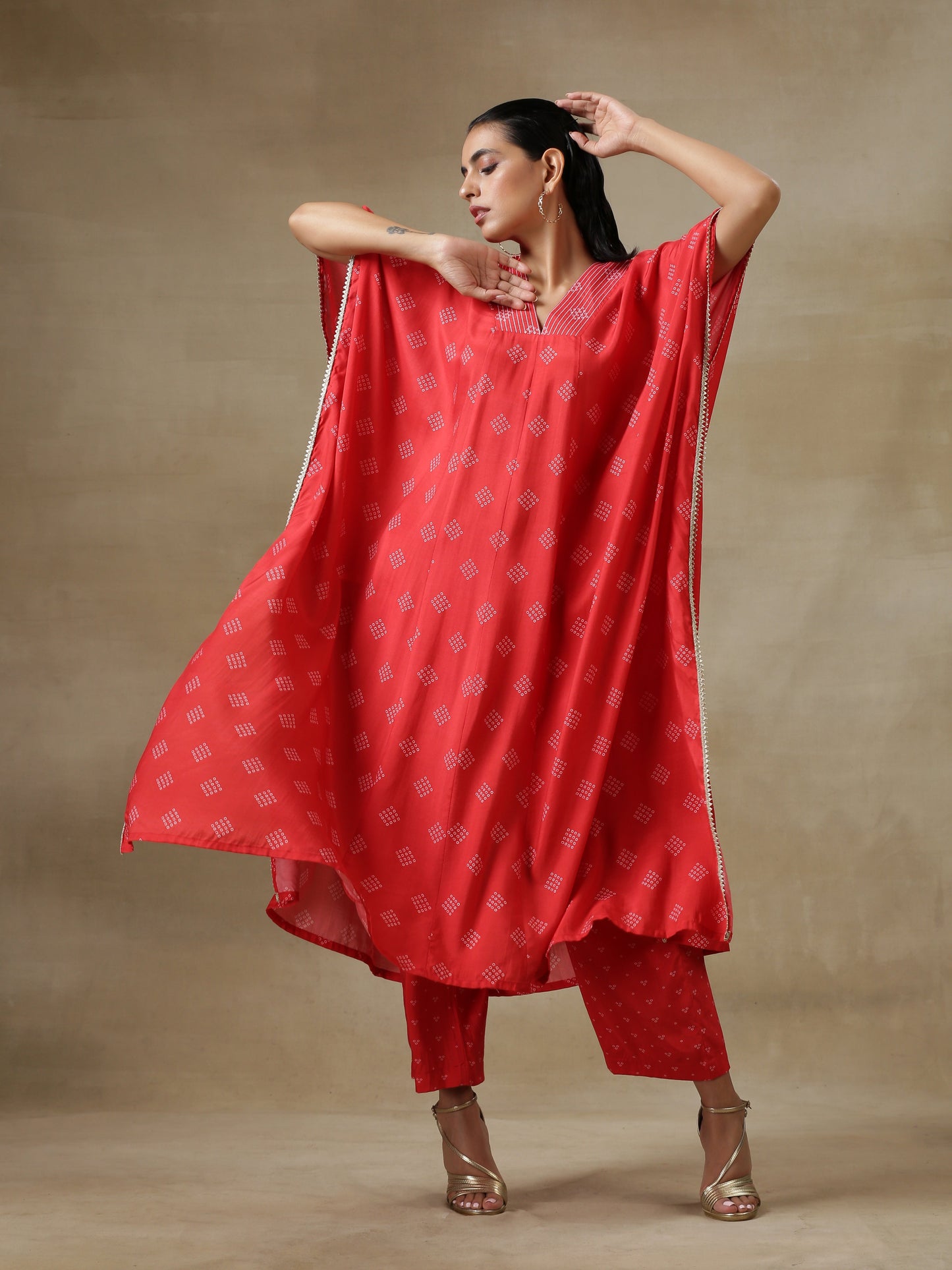 trueBrowns Red Bandhani Printed Silk Panel Kaftan Kurta Pant Set | Swadesiicart