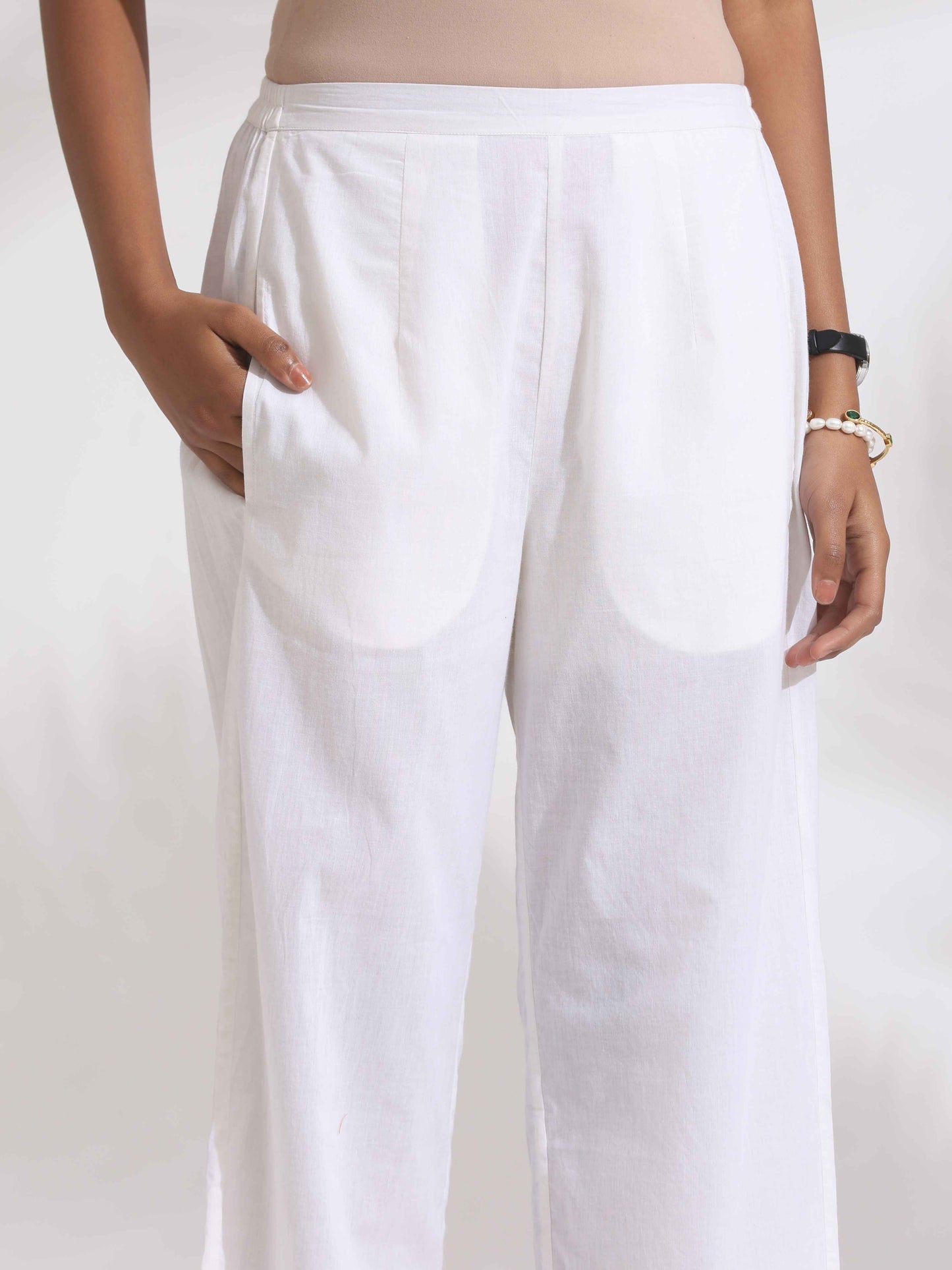 trueBrowns White Cotton Stripe Print Pleated Kurta Set | Swadesiicart