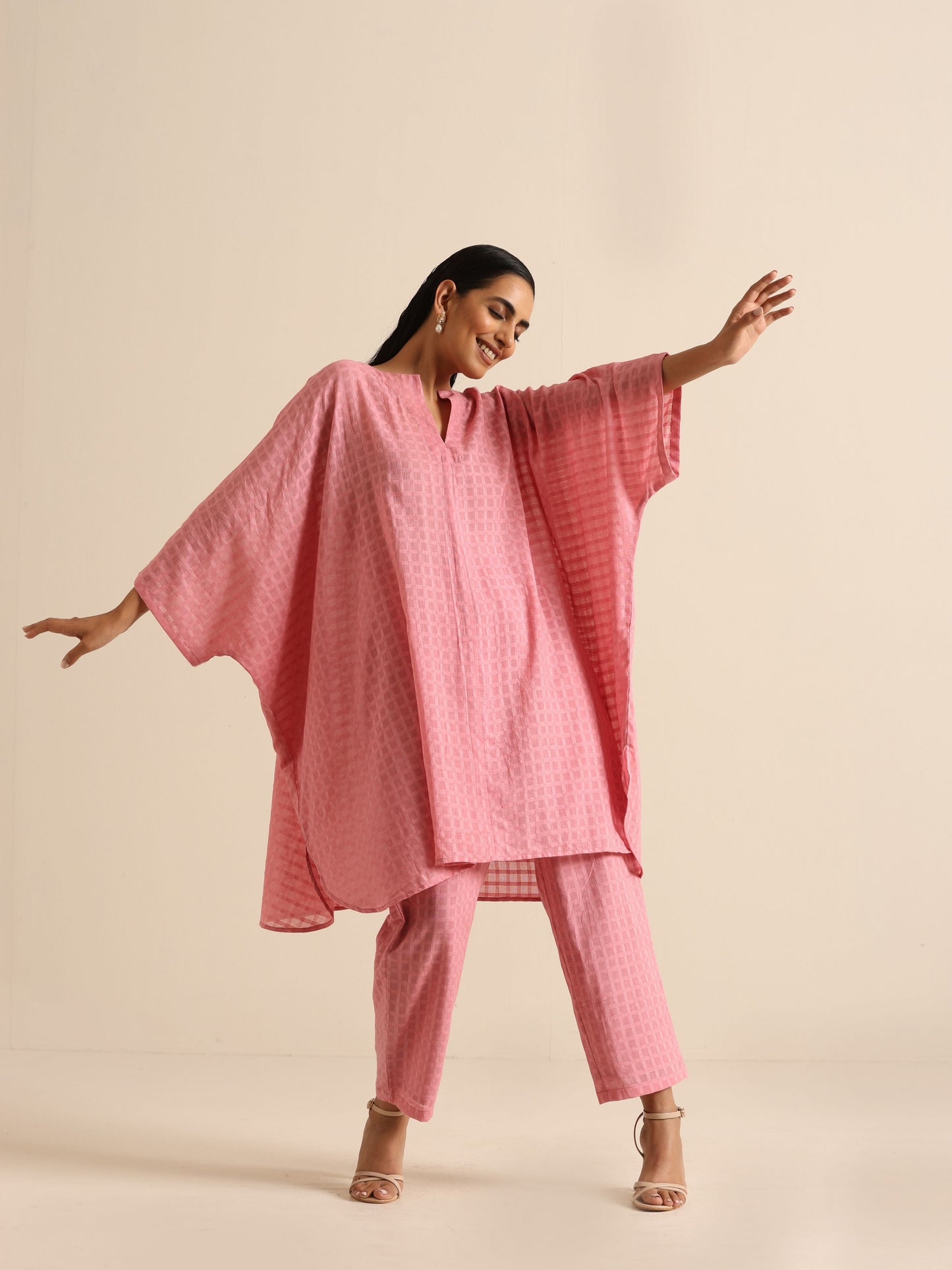 trueBrowns Light Pink Dobby Oversized Co-Ord Set - Swadesiicart
