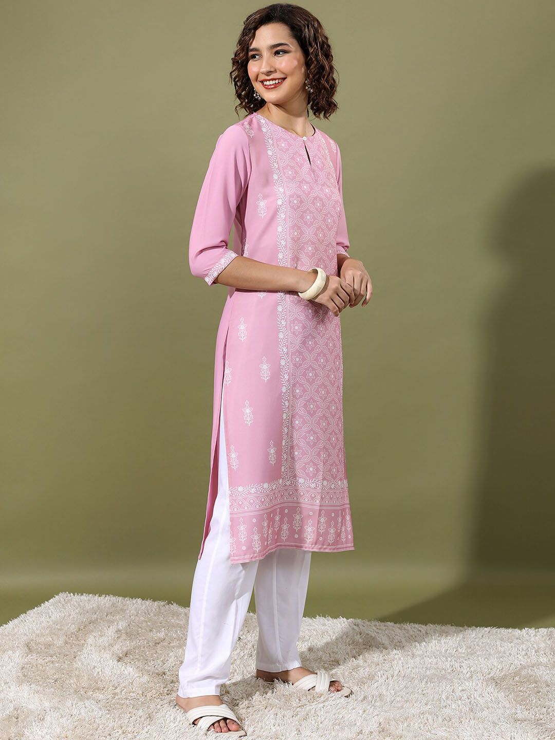 Vishudh Pink Floral Printed Keyhole Neck Straight Kurta - Swadesiicart
