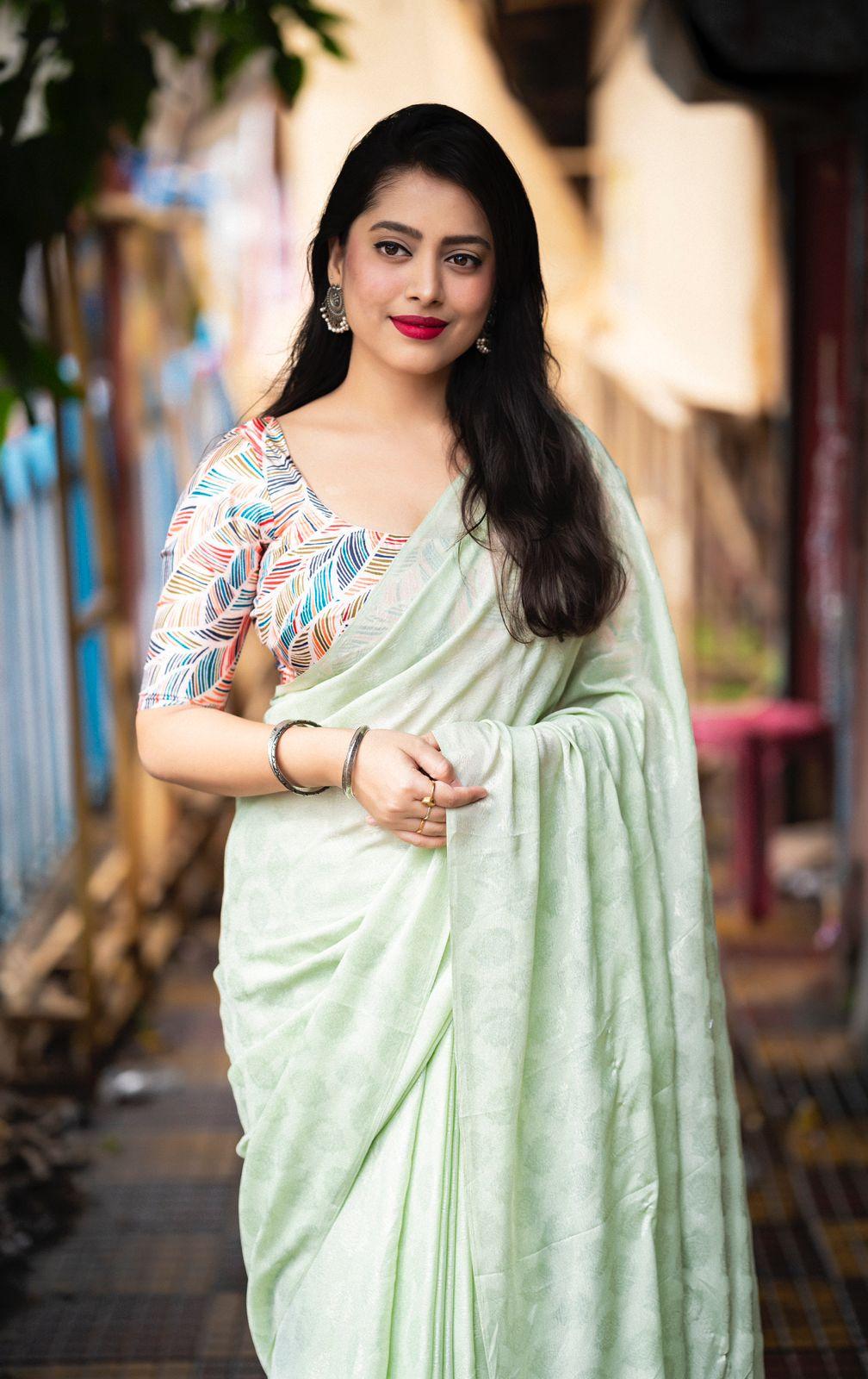 Green Poly Crepe Ethnic Motifs Saree with Unstitched Blouse - Hiral Fashion | Swadesiicart