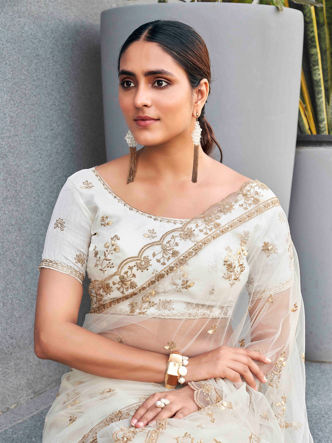 Tikhi Imli Ethnic Motifs Sequinned Embroidered Net Saree | Swadesiicart
