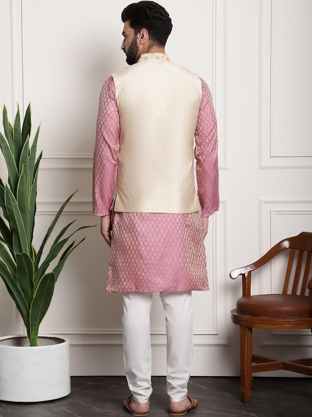 Sojanya Men Pink Ethnic Motifs Kurta with Pyjamas & Nehru Jacket | Swadesiicart