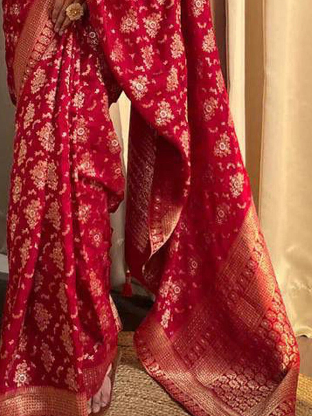 Kalini Ethnic Motifs Woven Design Zari Detailed Banarasi Saree | Swadesiicart
