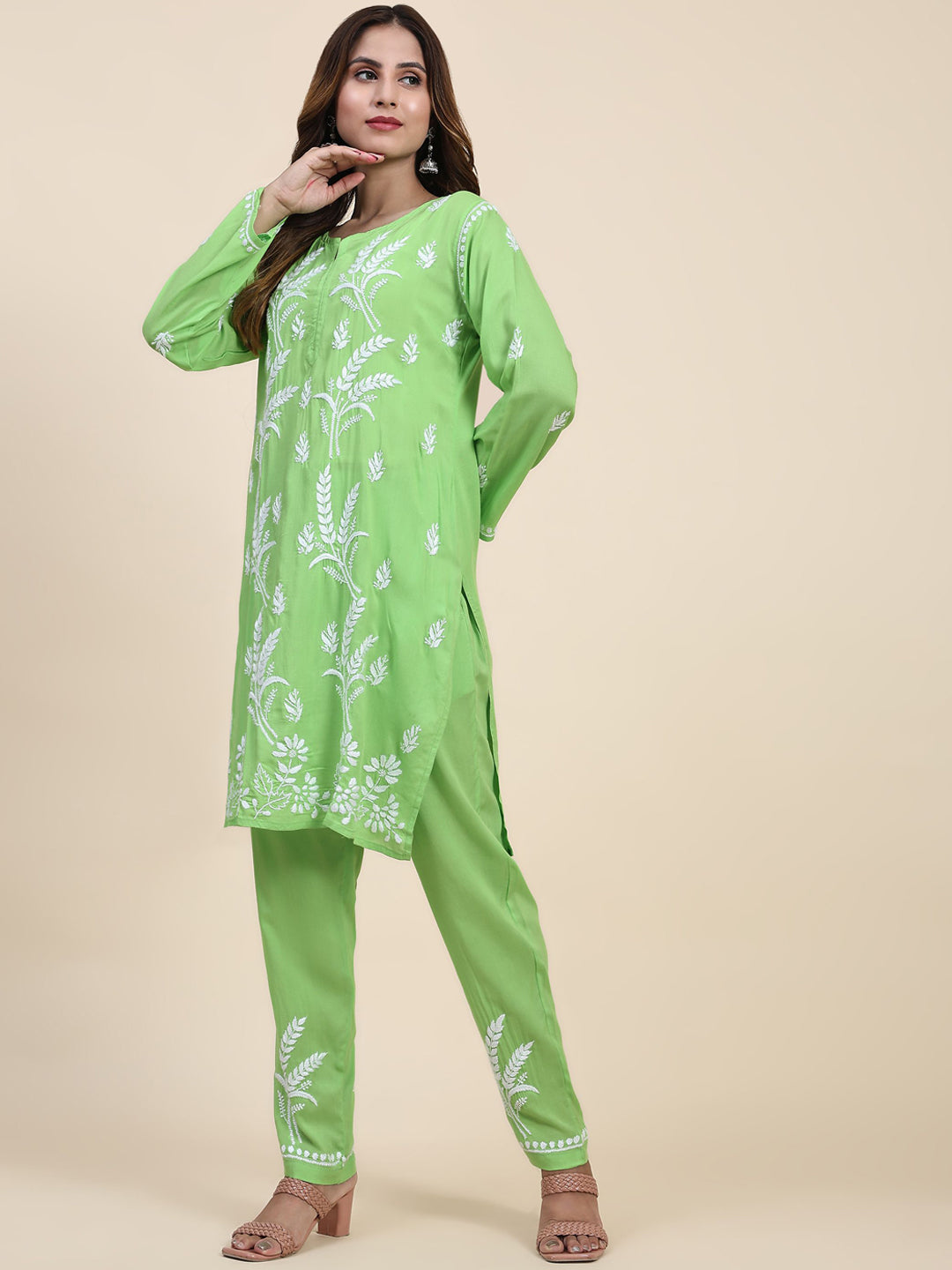 HOUSE OF KARI Floral Embroidered Chikankari Pure Cotton Kurta with Trousers | Swadesiicart