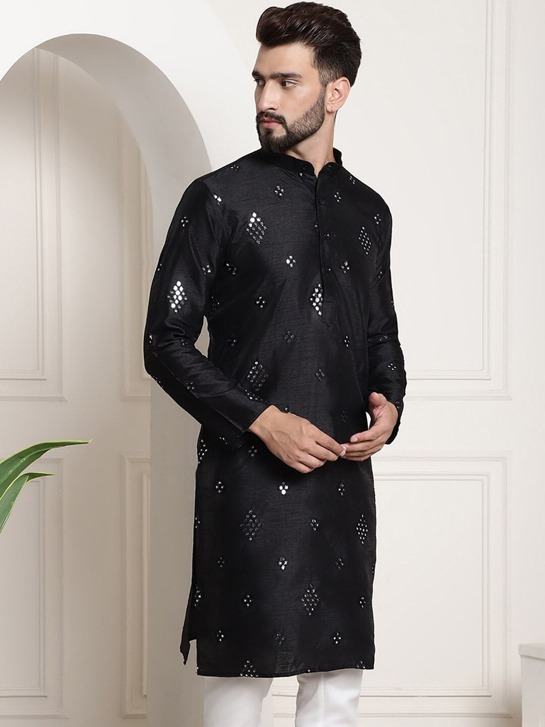 Sojanya Ethnic Motifs Embroidered Thread Work Kurta | Swadesiicart