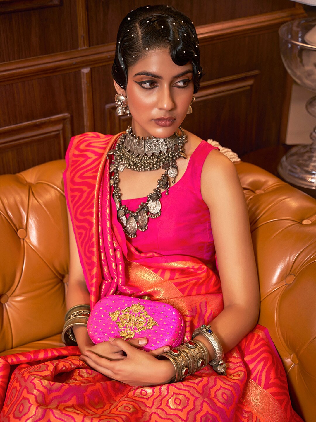 Mitera Pink & Gold-Toned Floral Silk Blend Banarasi Saree | Swadesiicart