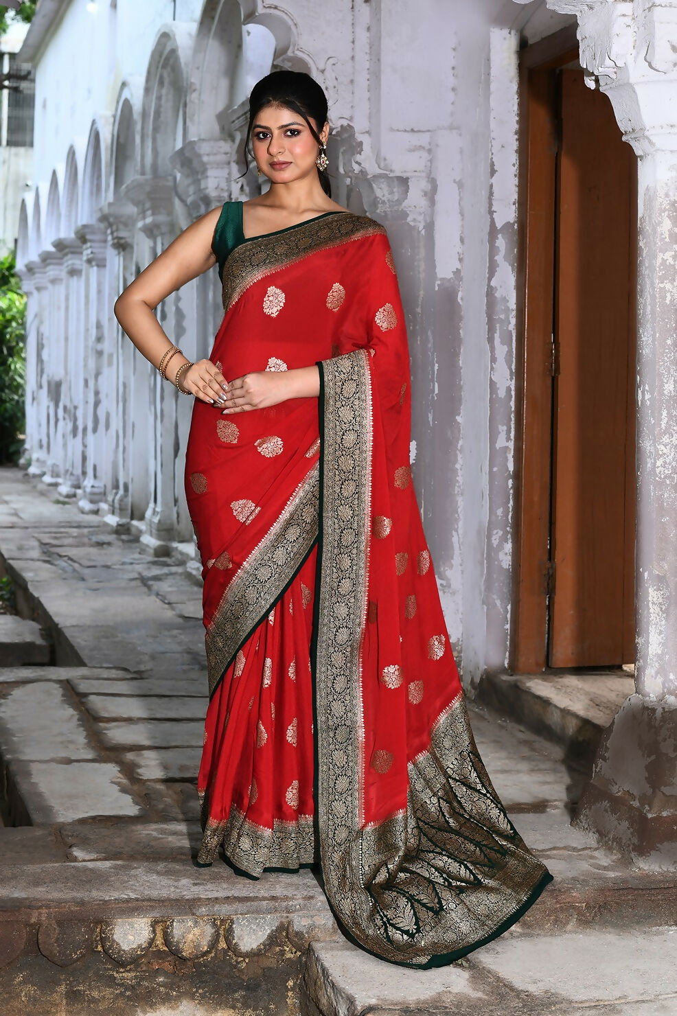 Joban Fashion Red Crepe Chiffon Pure Handloom Banarasi Silk Saree | Swadesiicart