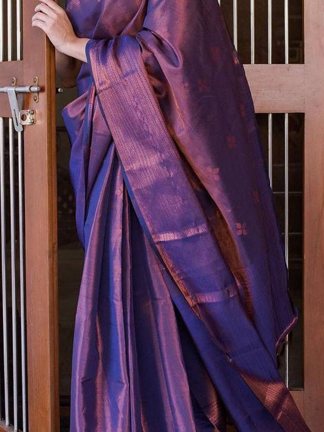 Kalini Woven Design Zari Silk Blend Banarasi Saree | Swadesiicart