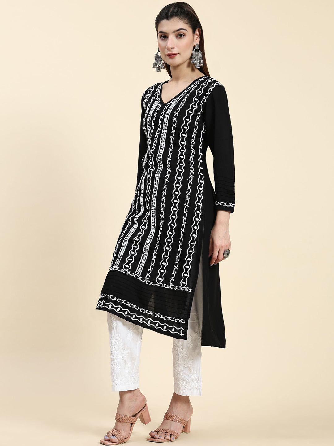 HOUSE OF KARI Ethnic Motifs Embroidered Chikankari Straight Kurta | Swadesiicart