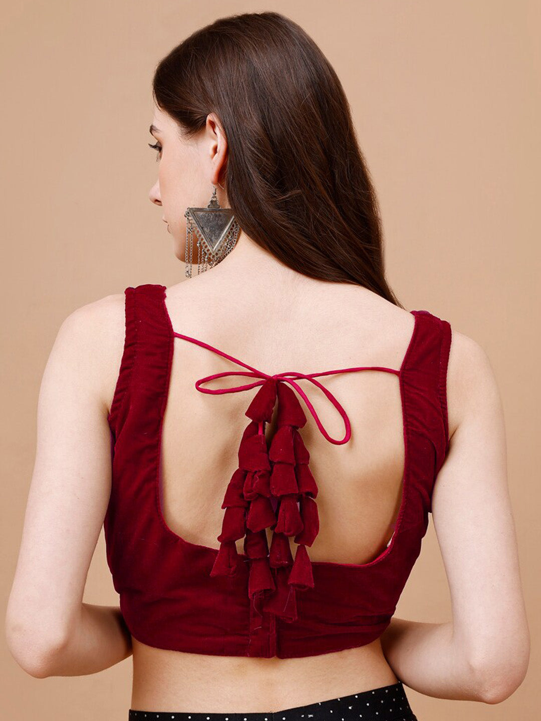 Tikhi Imli Sweetheart Neck Sleeveless Velvet Saree Blouse | Swadesiicart
