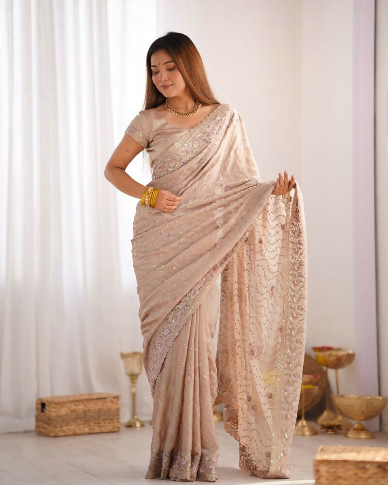 Vamsee Mumtaz Cream Crunchy Crush Saree - Swadesiicart