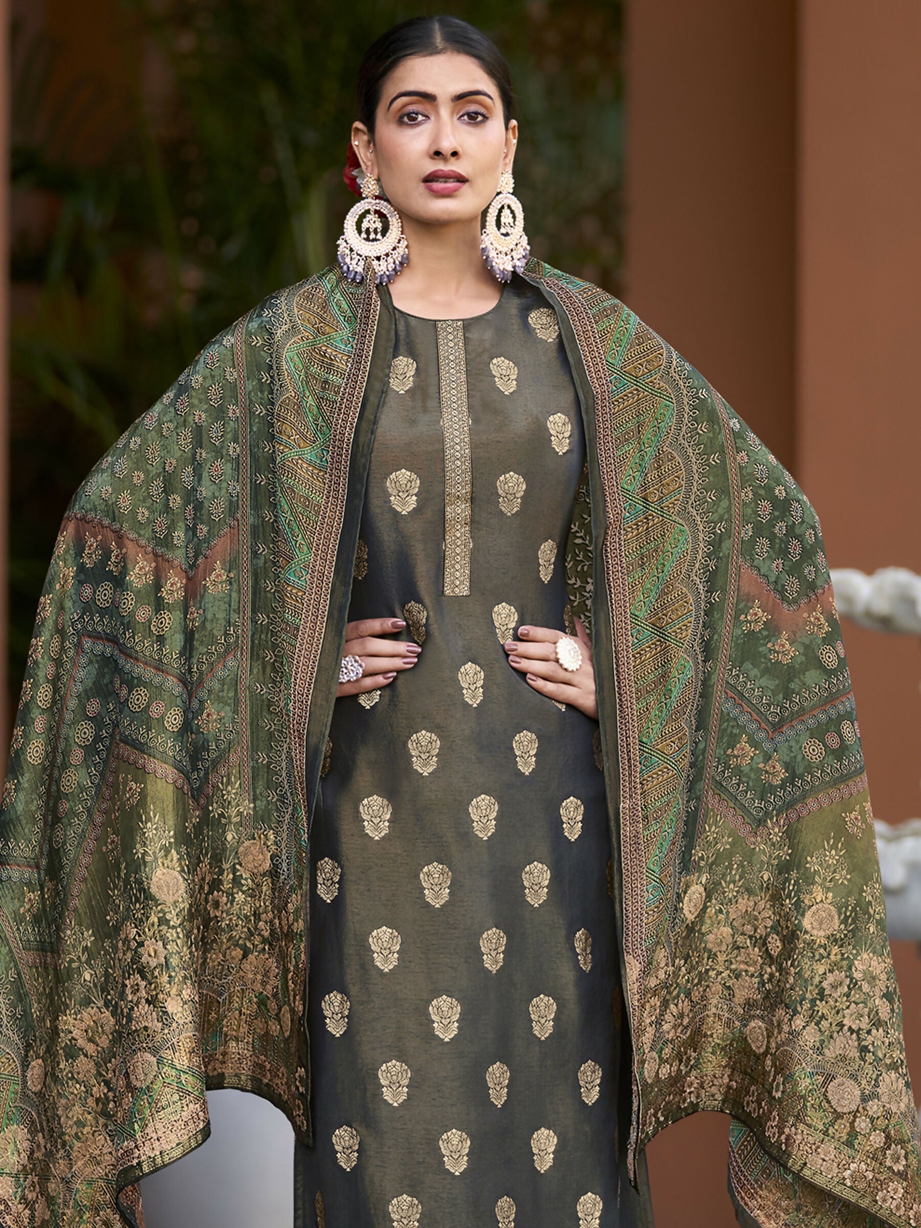 Jyoti Fashion Women's Green Pure Silk Elegant Jacquard Woven Kurta with Trouser & Dupatta | Swadesiicart
