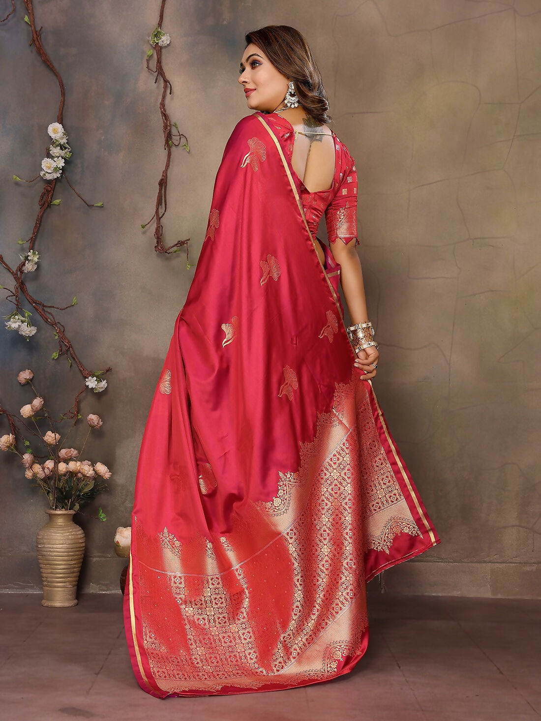 Joban Fashion Red Floral Motifs Banarasi Silk Sarees | Swadesiicart