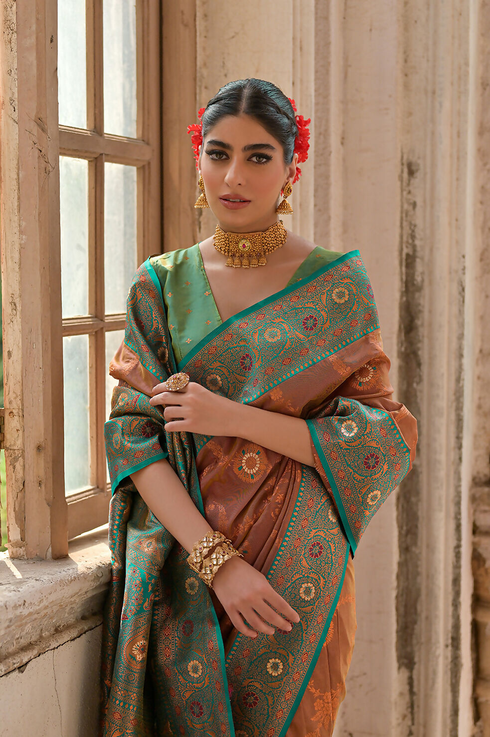 Vishnu Weaves Women's Coffee Banarasi Silk Zari Woven Saree with Blouse - Swadesiicart