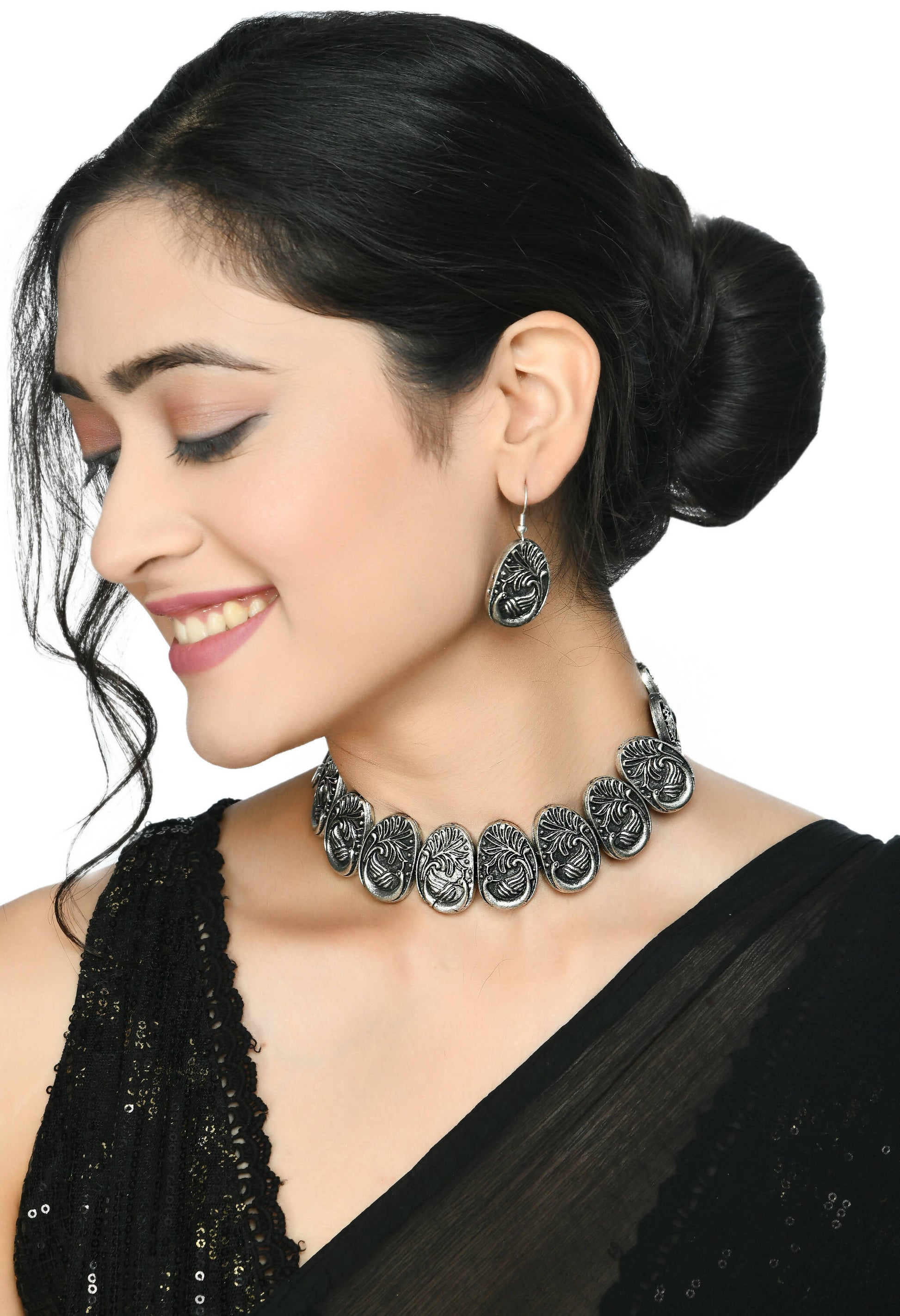 Mominos Fashion Johar Kamal Oxidised Silver-Plated Brass Finish Choker For Women | Swadesiicart