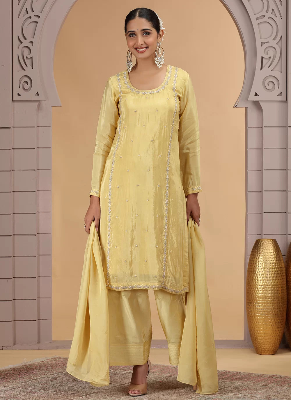 Women Kurta And Kurta Sets