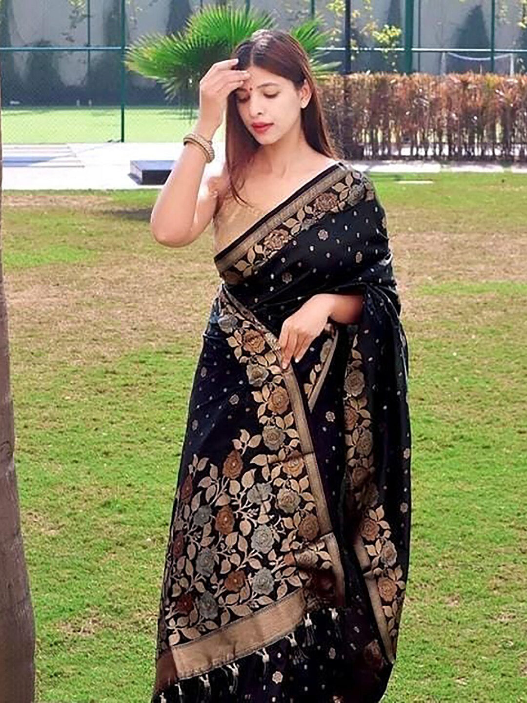 Kalini Woven Design Zari Banarasi Saree | Swadesiicart