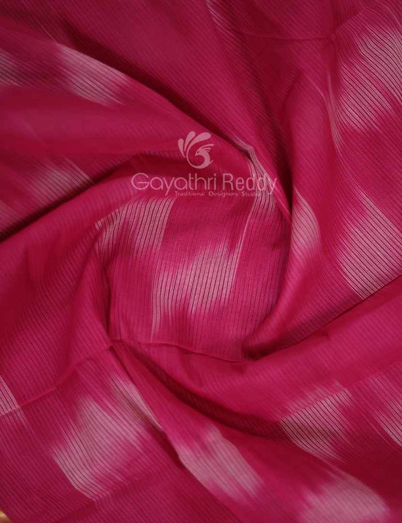 Dual Shades of Rose Pink And Parrot Green Mangalagiri Ikkat Cotton Saree By Gayathri Reddy Designer Studio | Swadesiicart